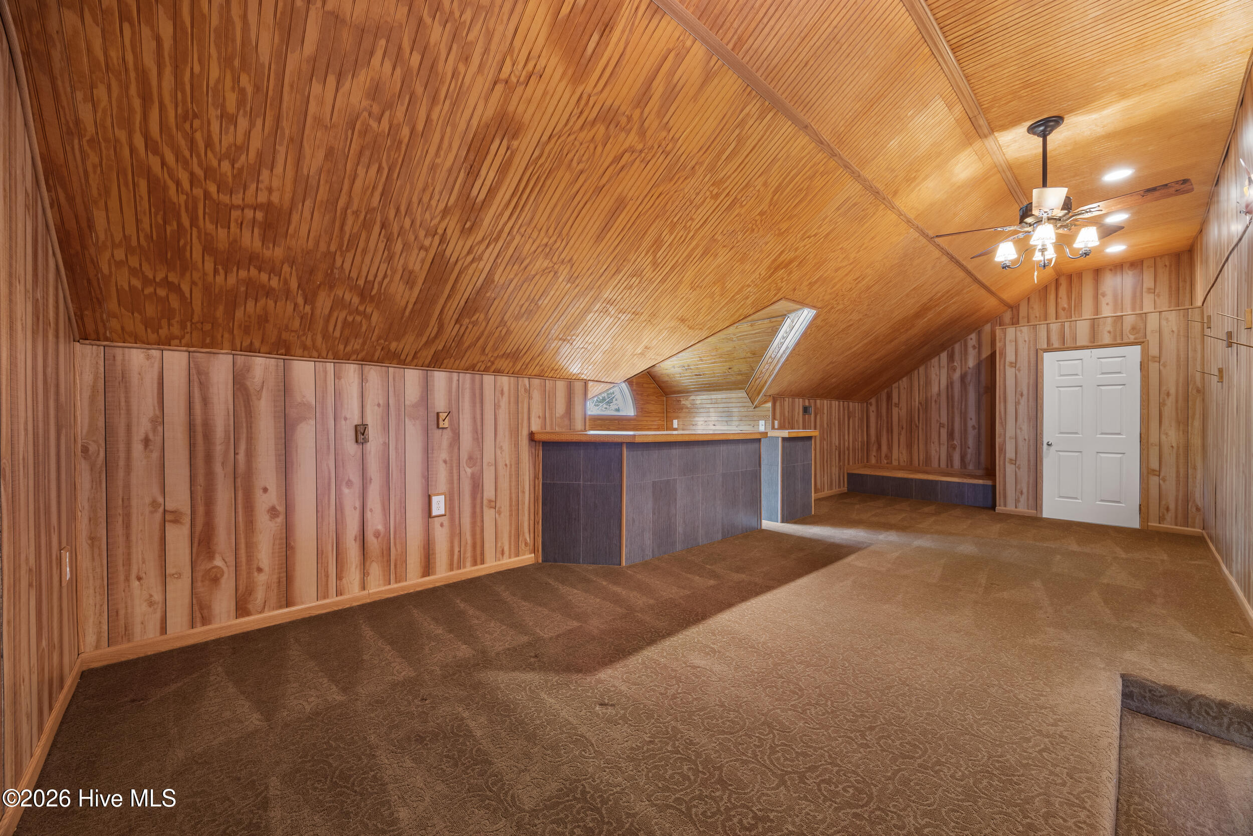 100591223 | Photo 72