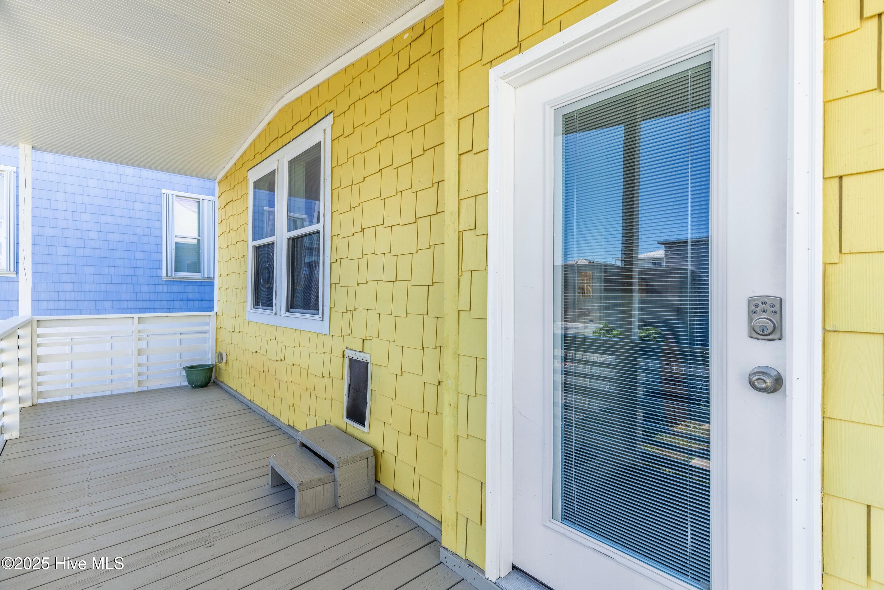 100567427 | Photo 38