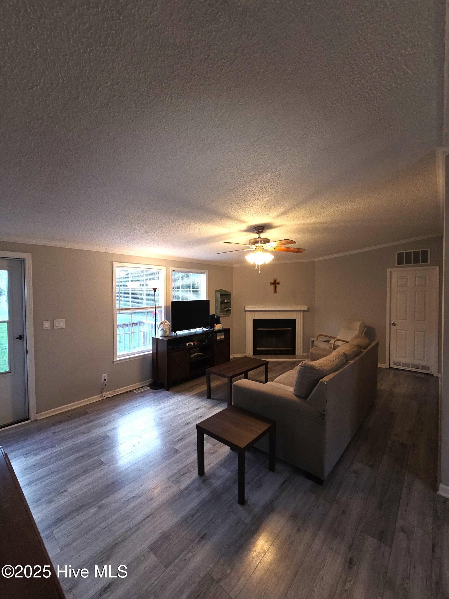 100528140 | Photo 13