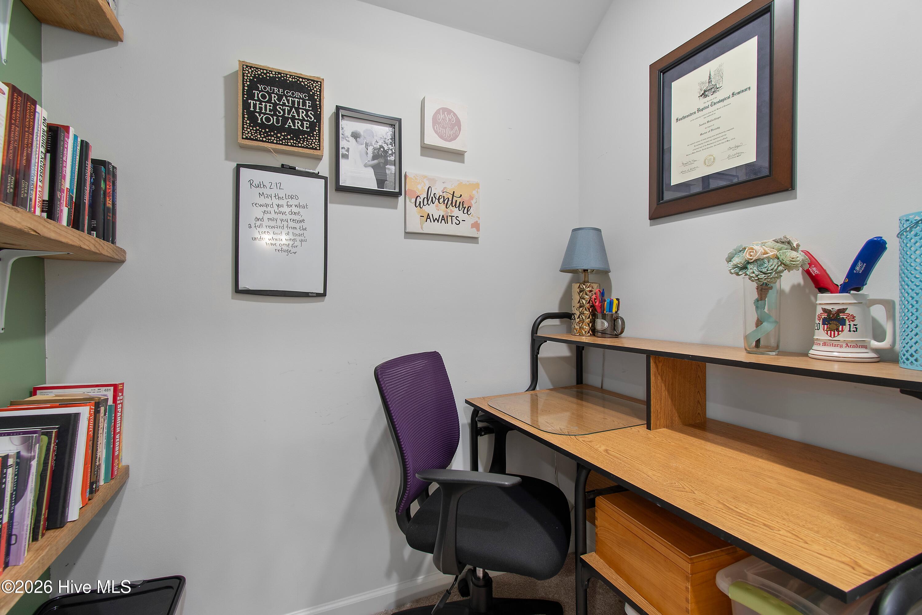 100560000 | Photo 23