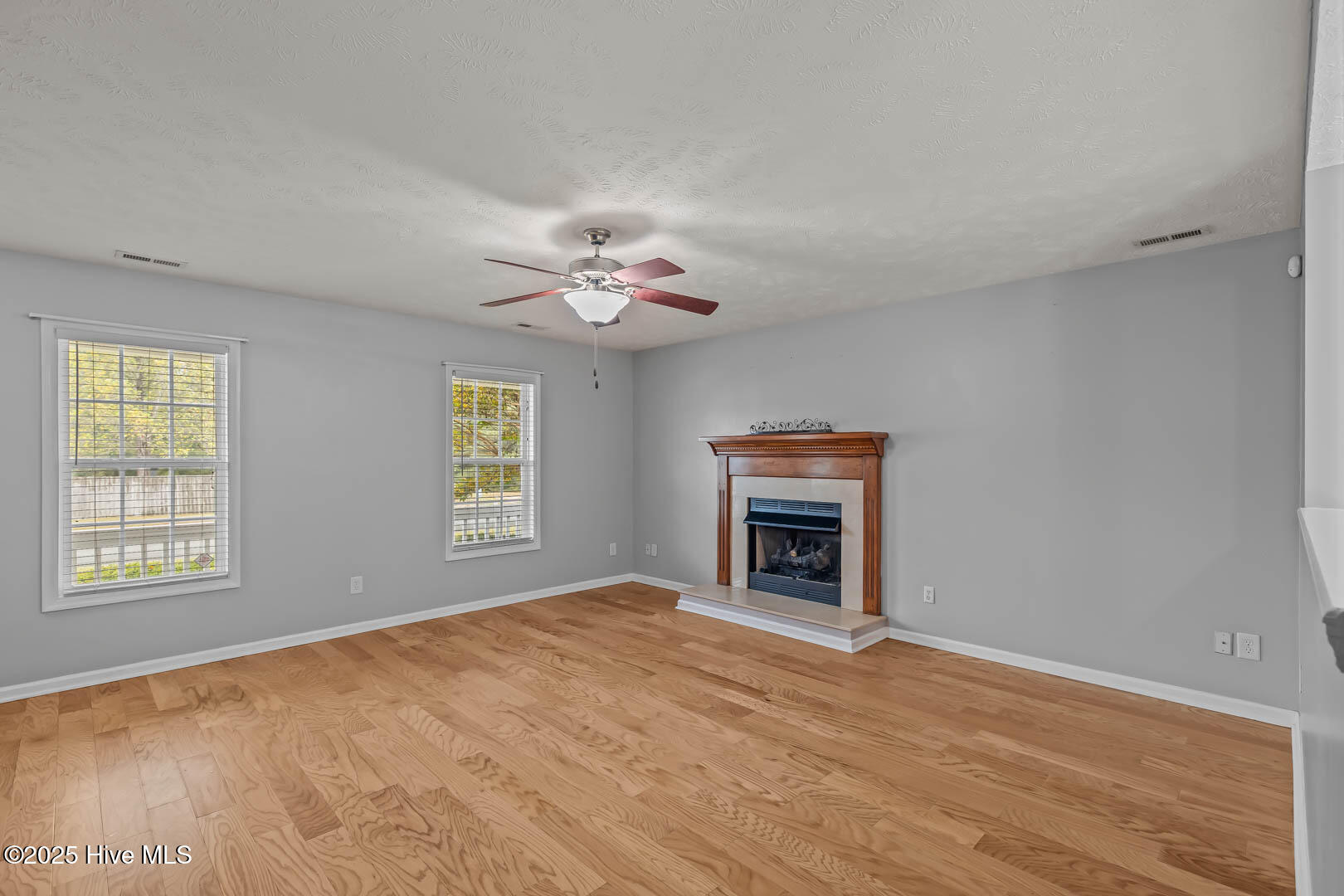 100542148 | Photo 15