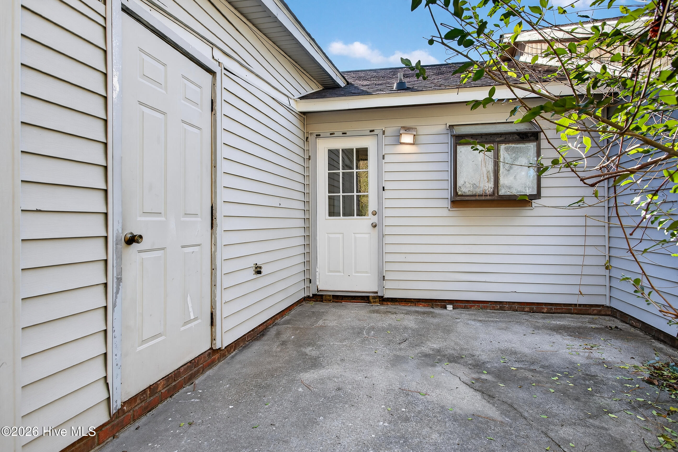 100549114 | Photo 18