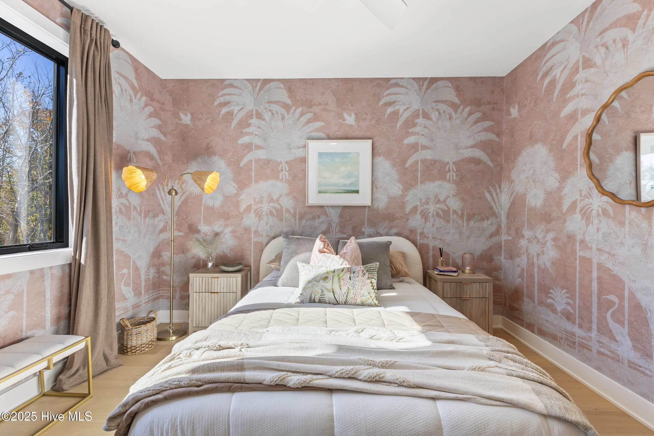 100560087 | Photo 42