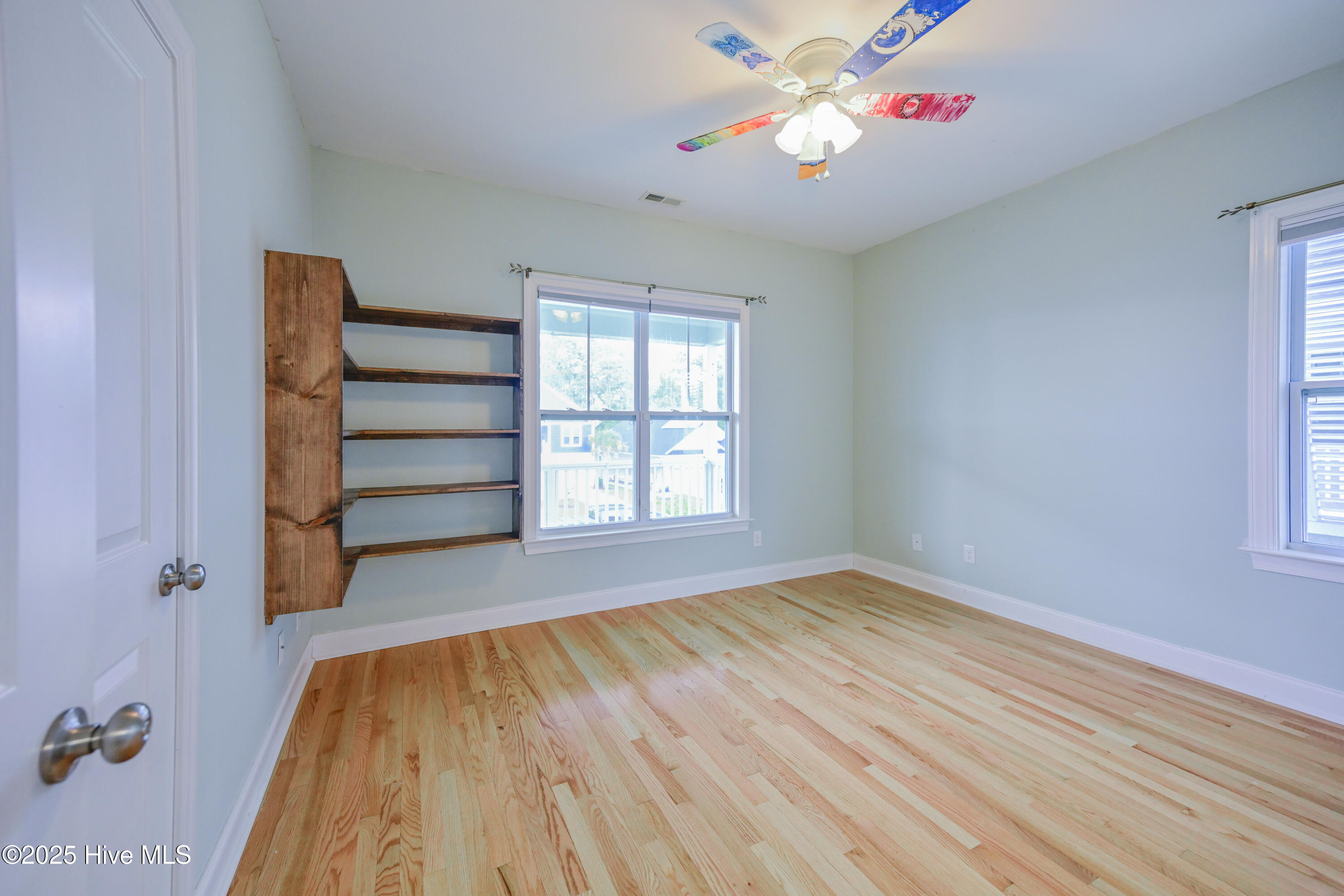 100523770 | Photo 27