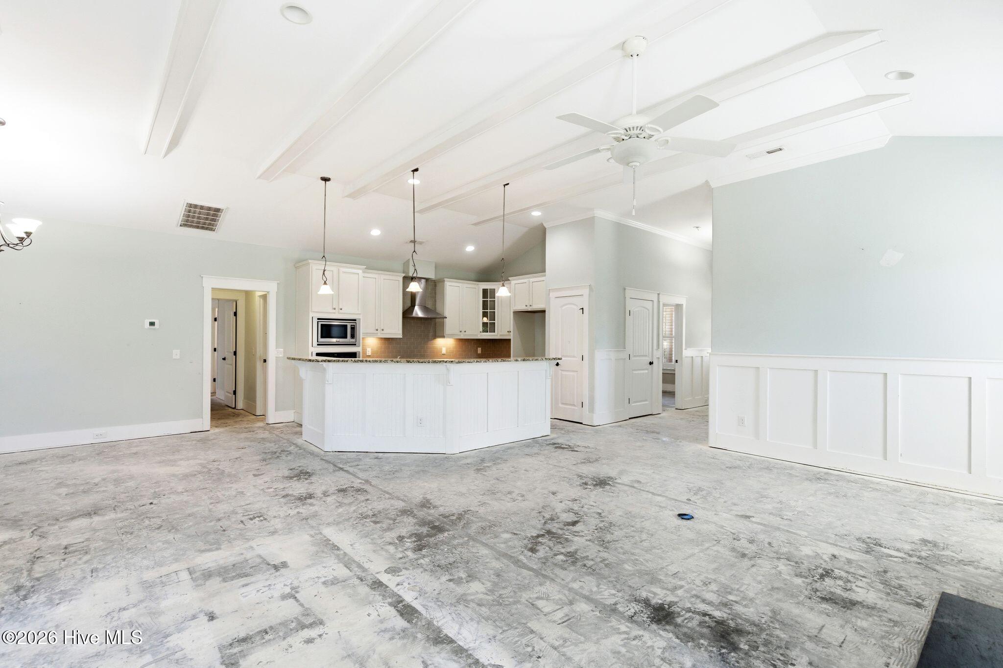 100564306 | Photo 10