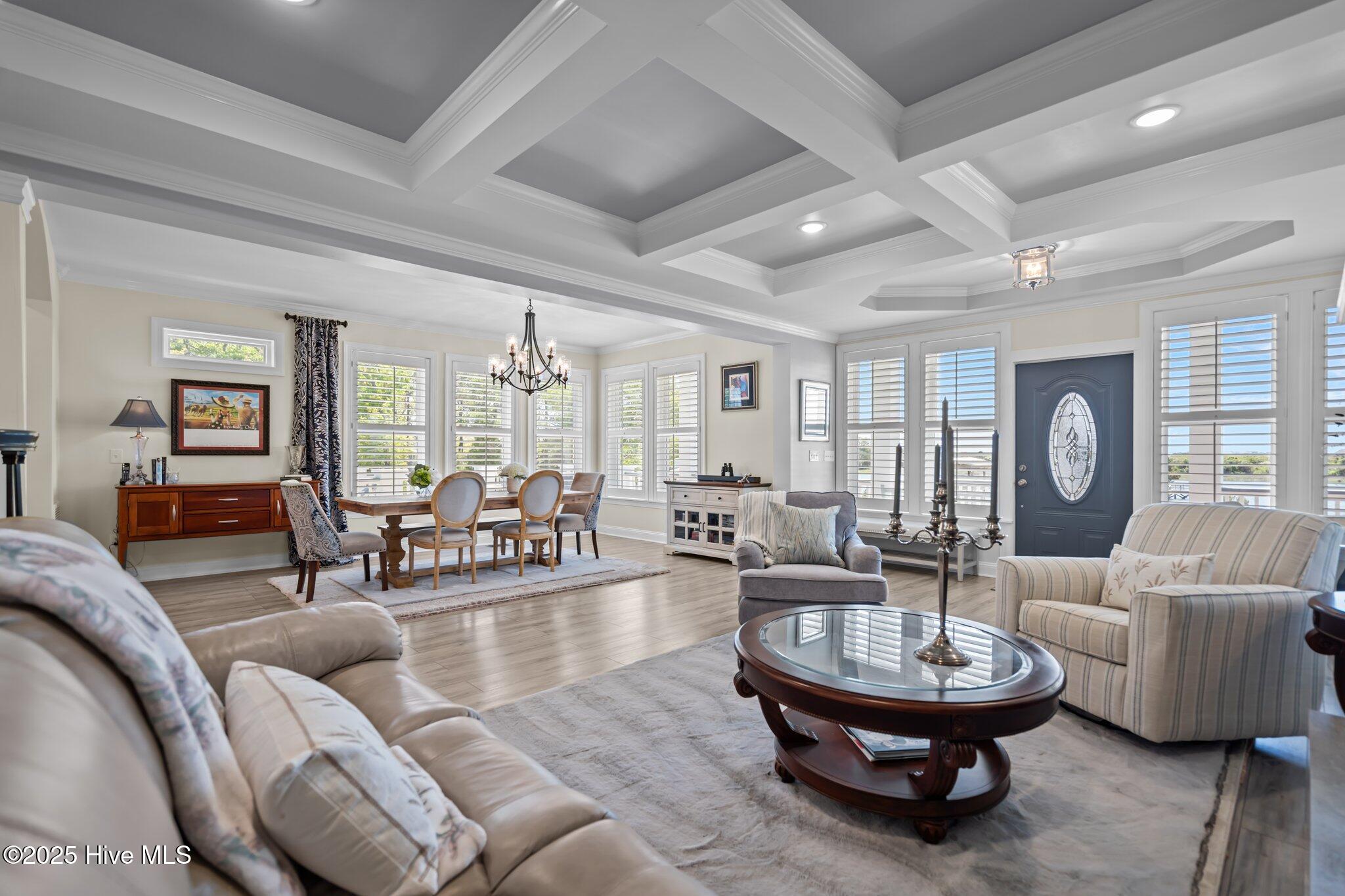 100532890 | Photo 16