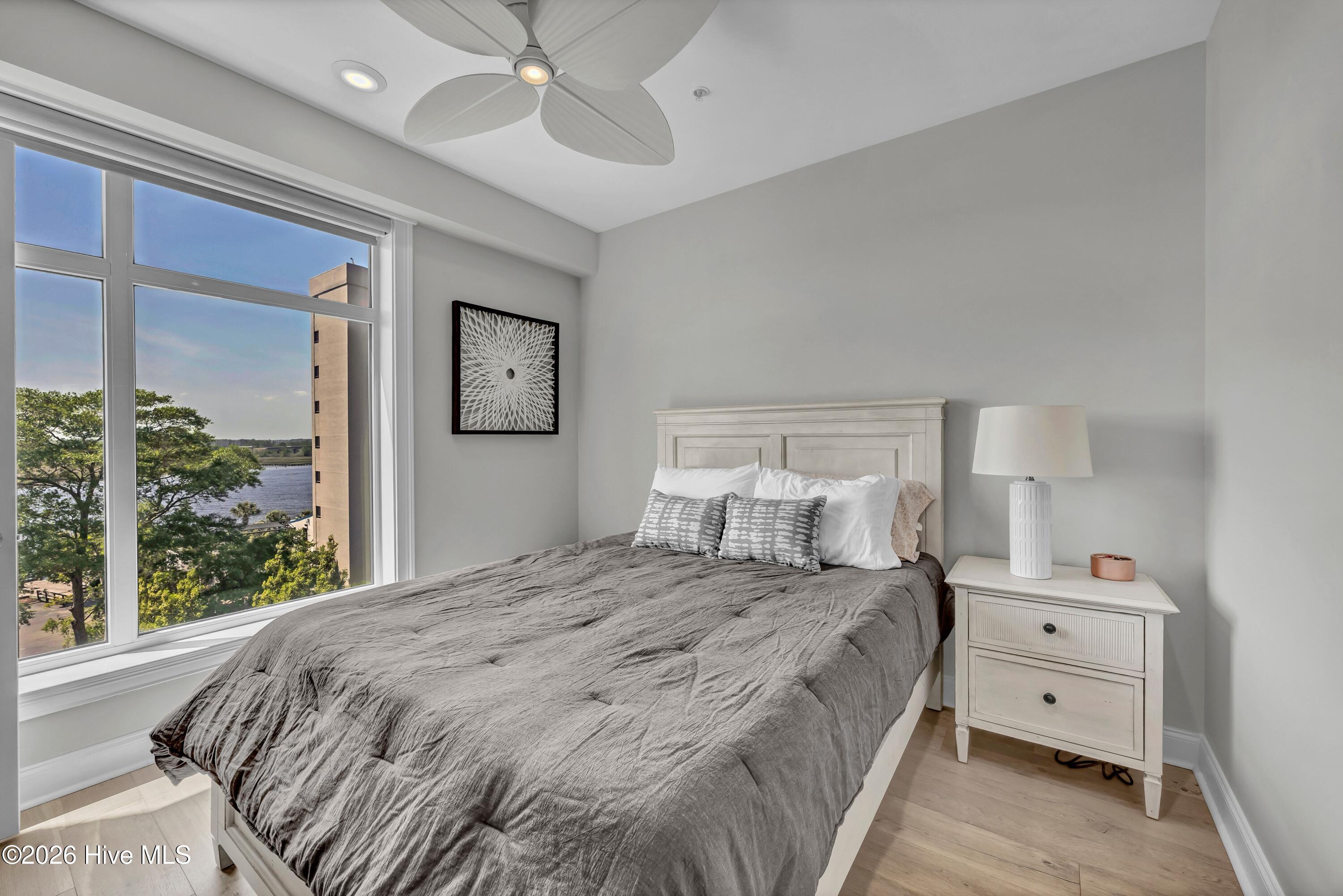 100567765 | Photo 24