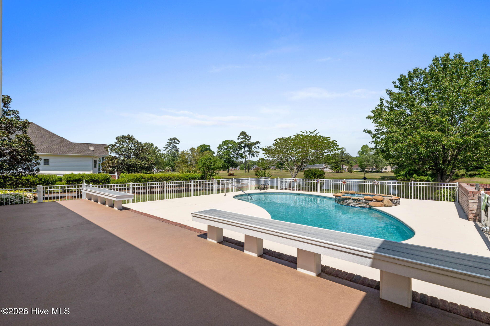 100567537 | Photo 78