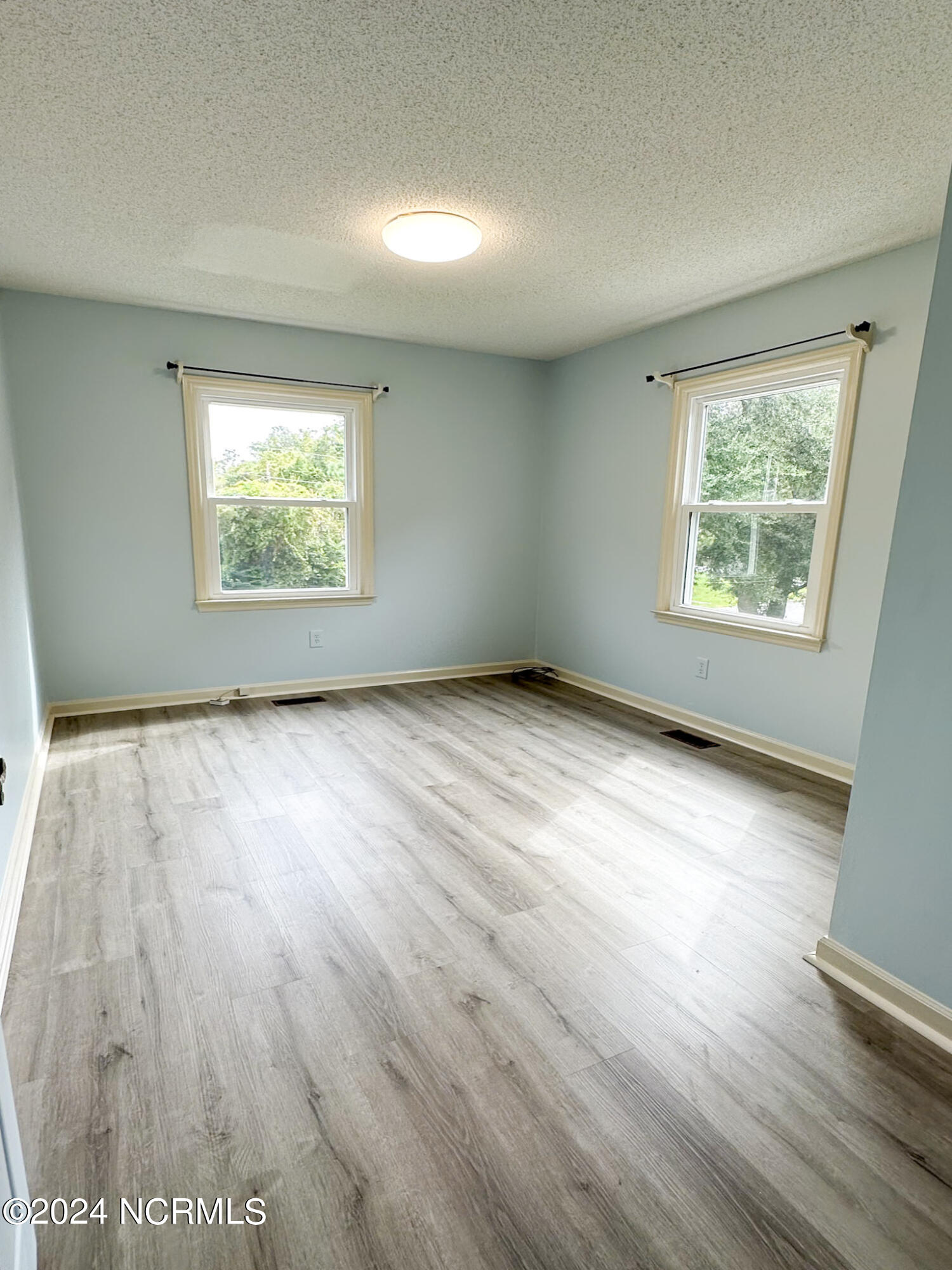 100547620 | Photo 18