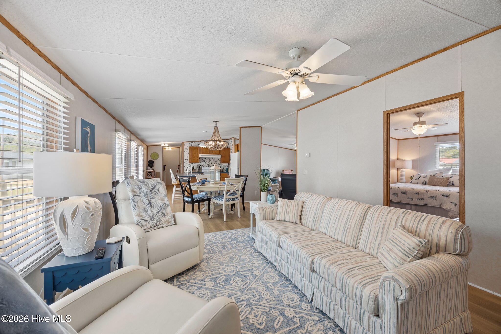 100566757 | Photo 26