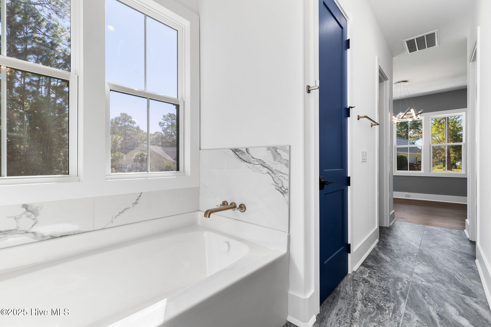 100522632 | Photo 42