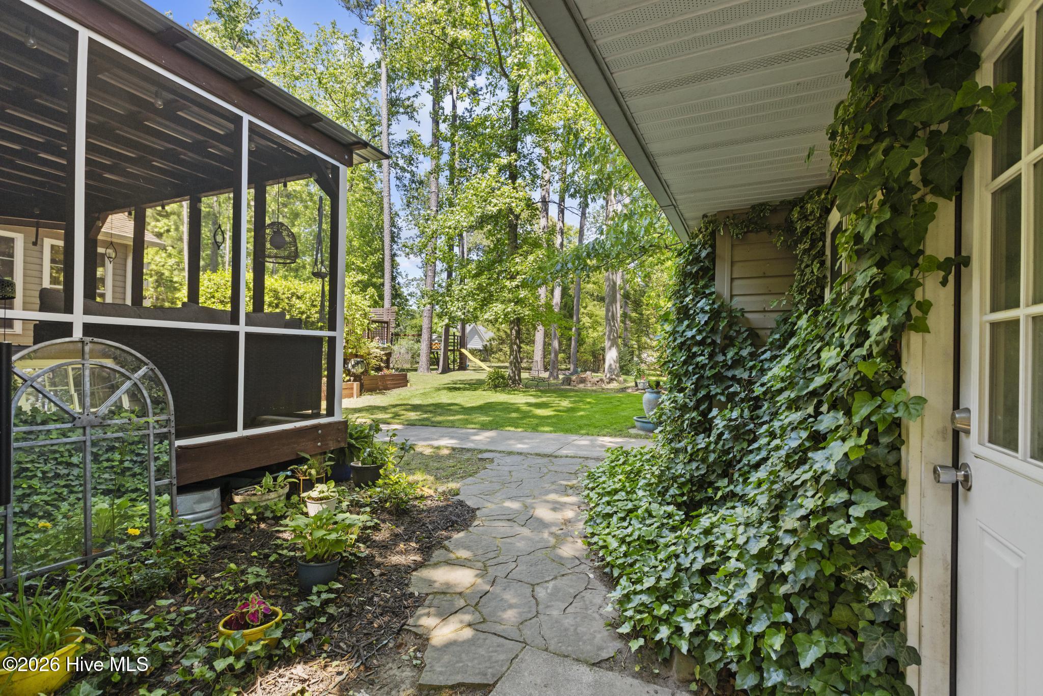 100569223 | Photo 57