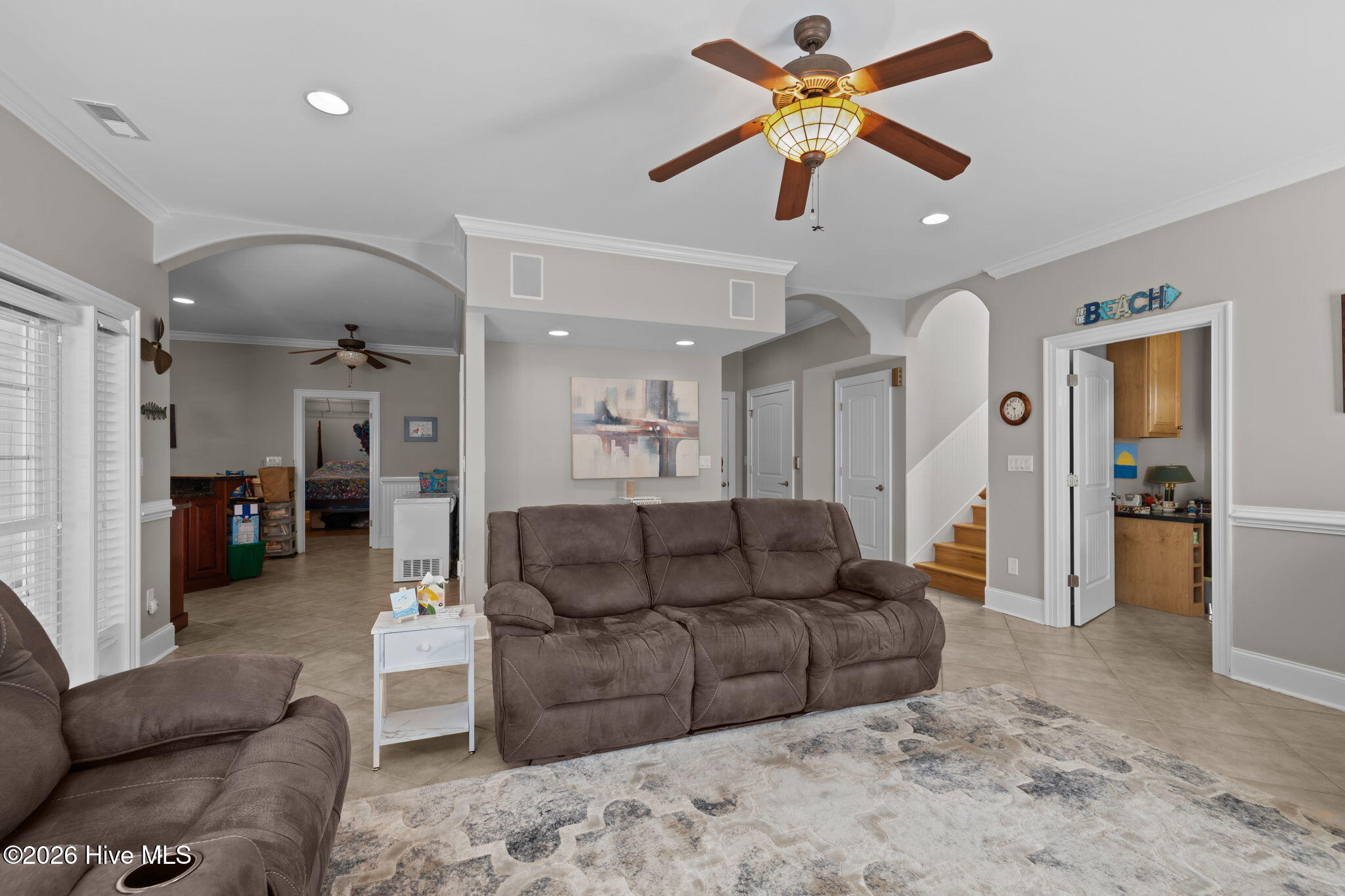 Level 1 family room (2)