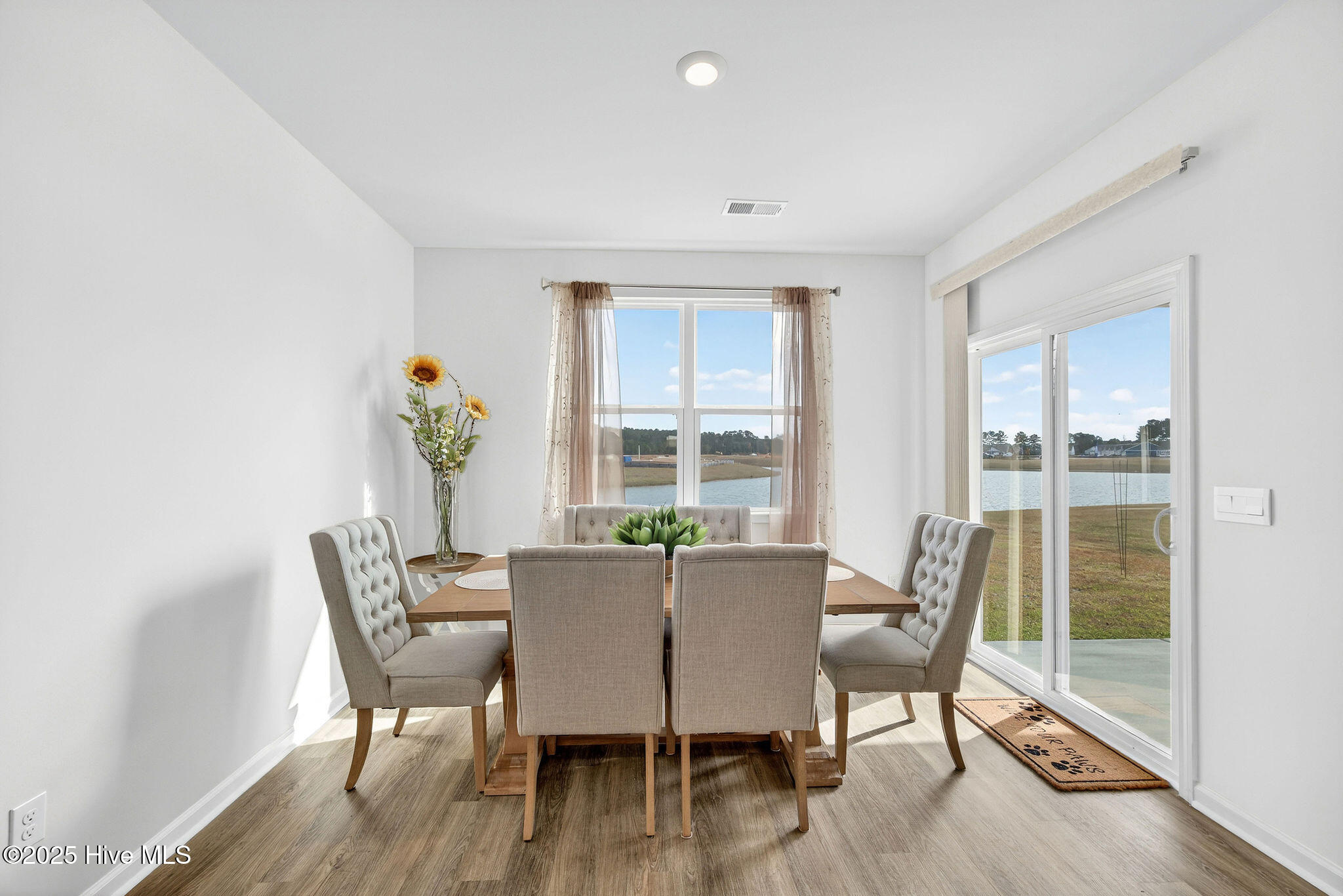 100541027 | Photo 16