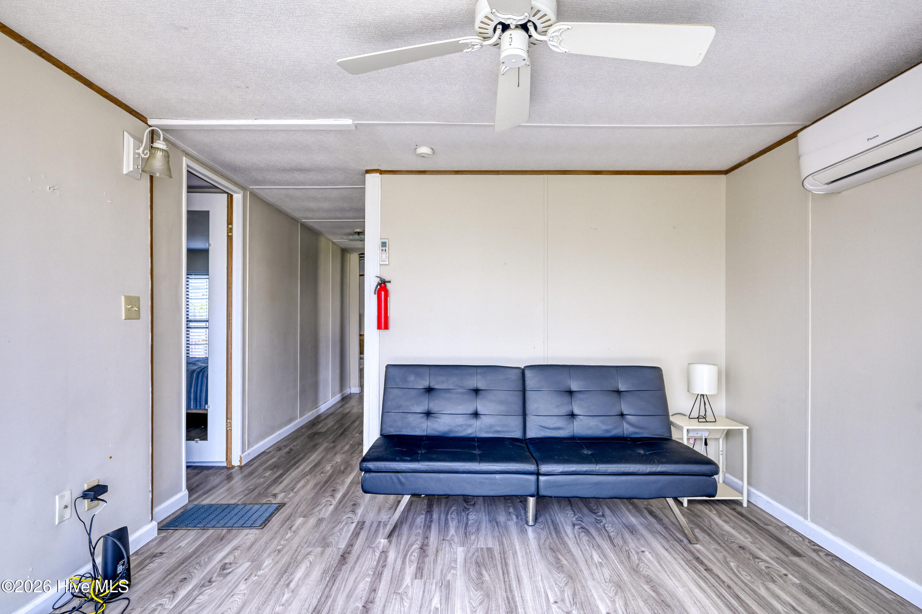 100562691 | Photo 24