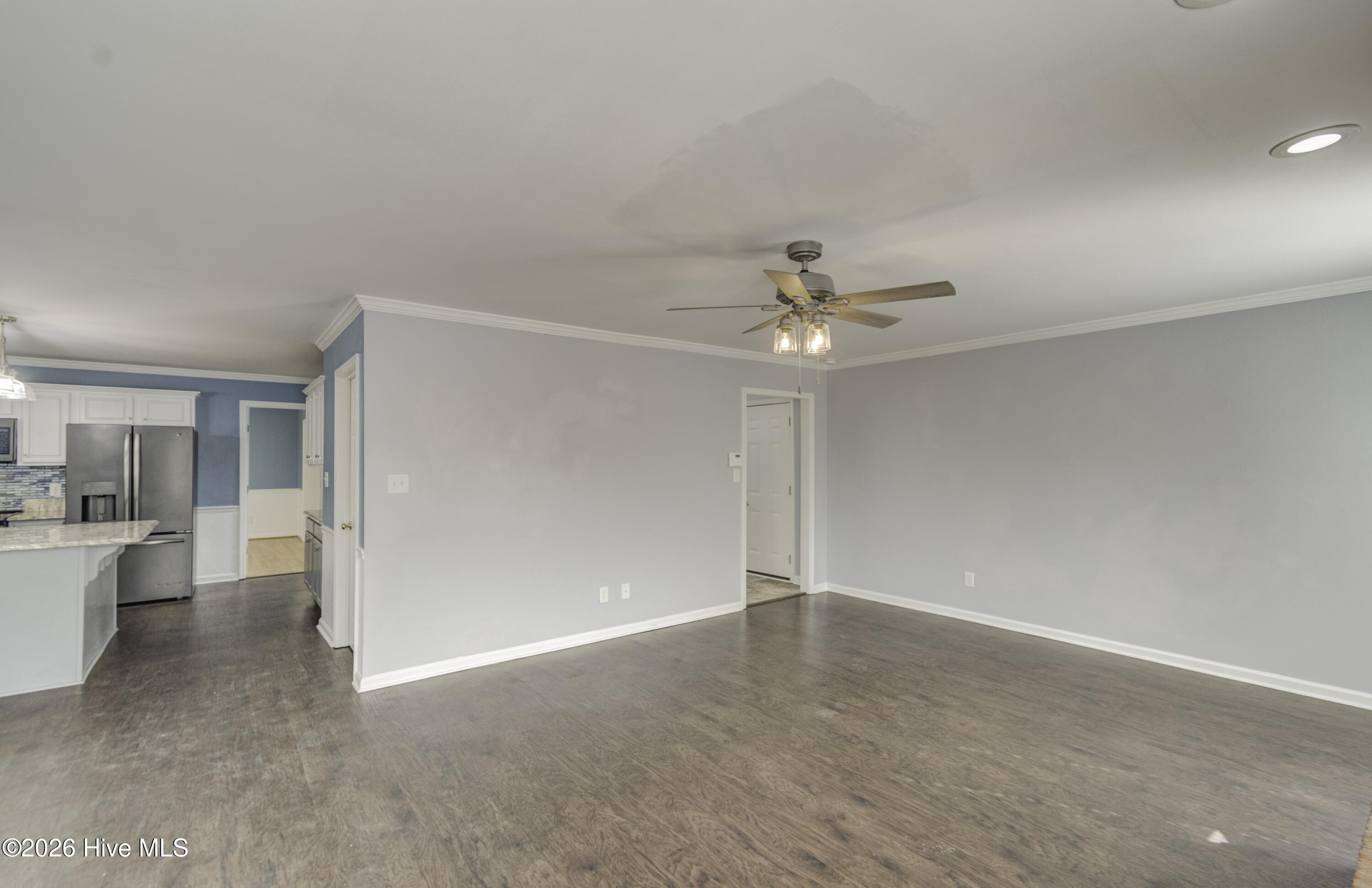 100549263 | Photo 33