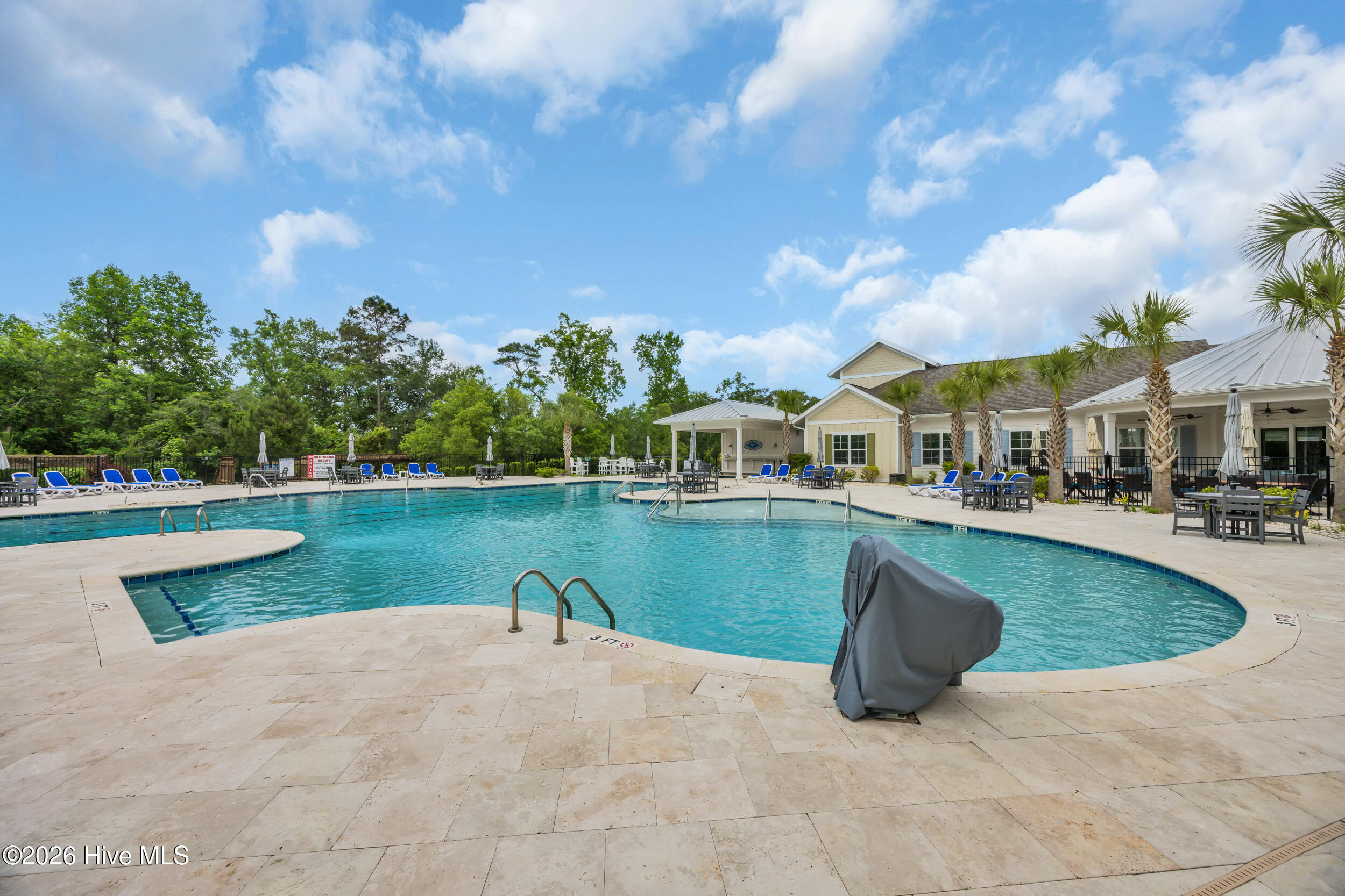 100564588 | Photo 50