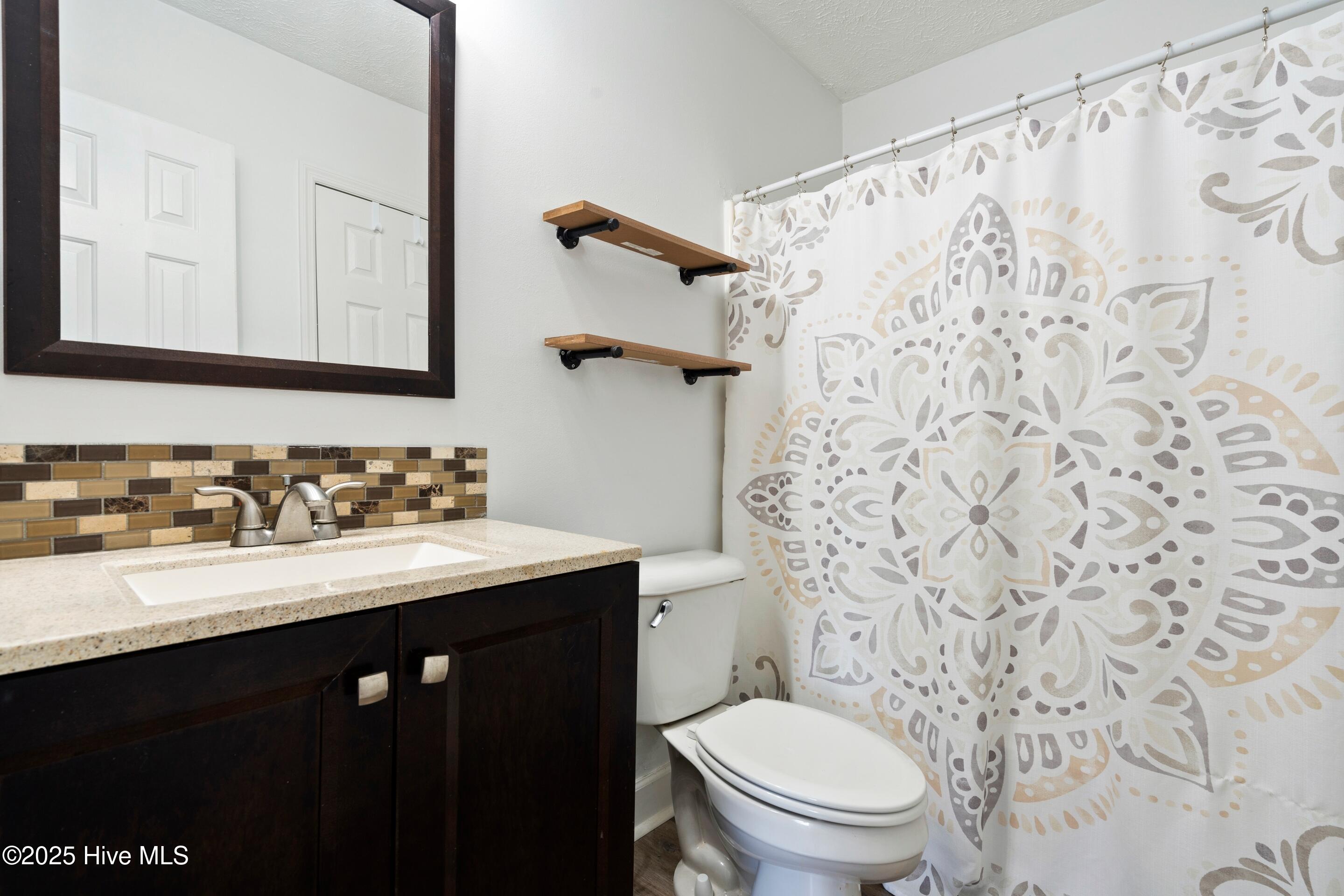 100517492 | Photo 18