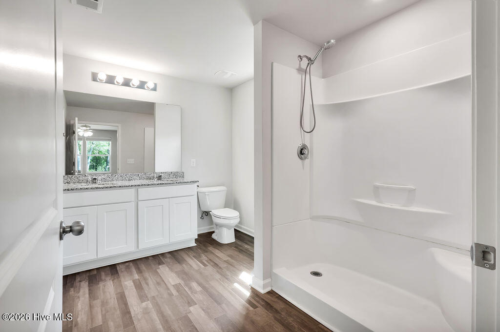 100563214 | Photo 15