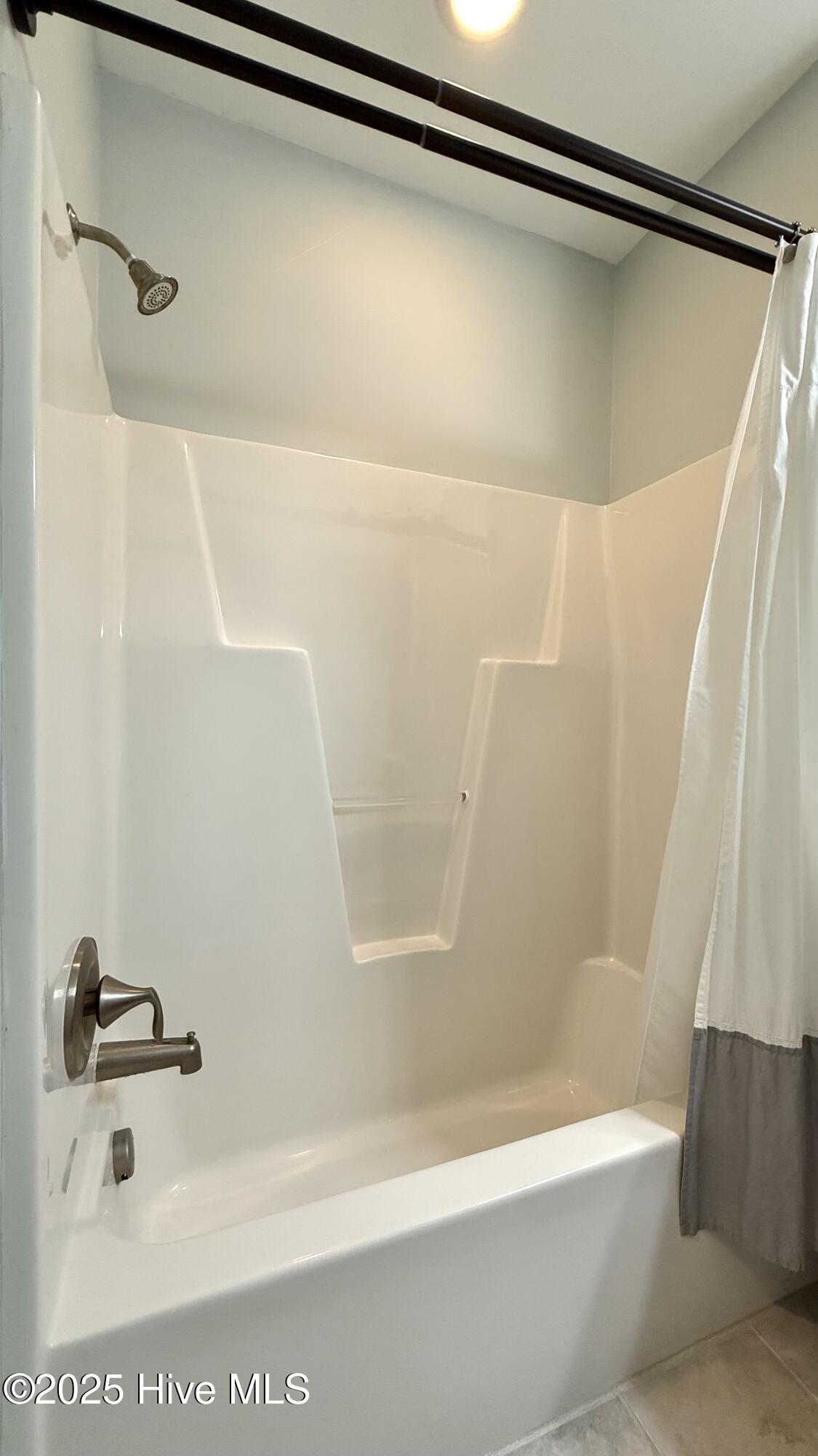 100542840 | Photo 22