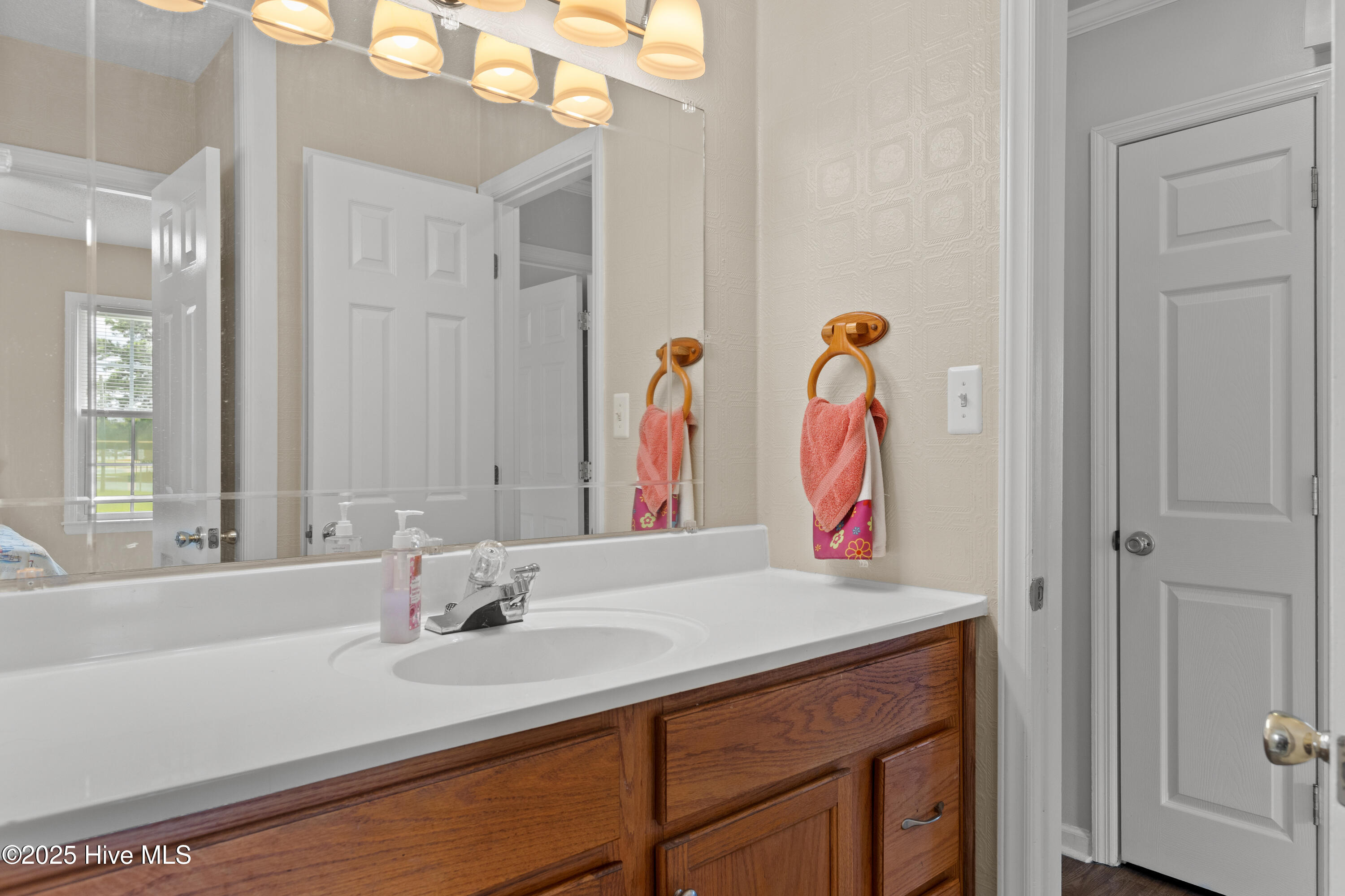 105 University Drive, Jacksonville, NC 28546 – photo 24: Master Bathroom
