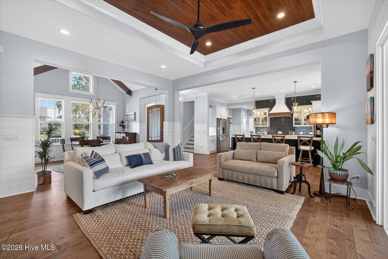 100566266 | Photo 24