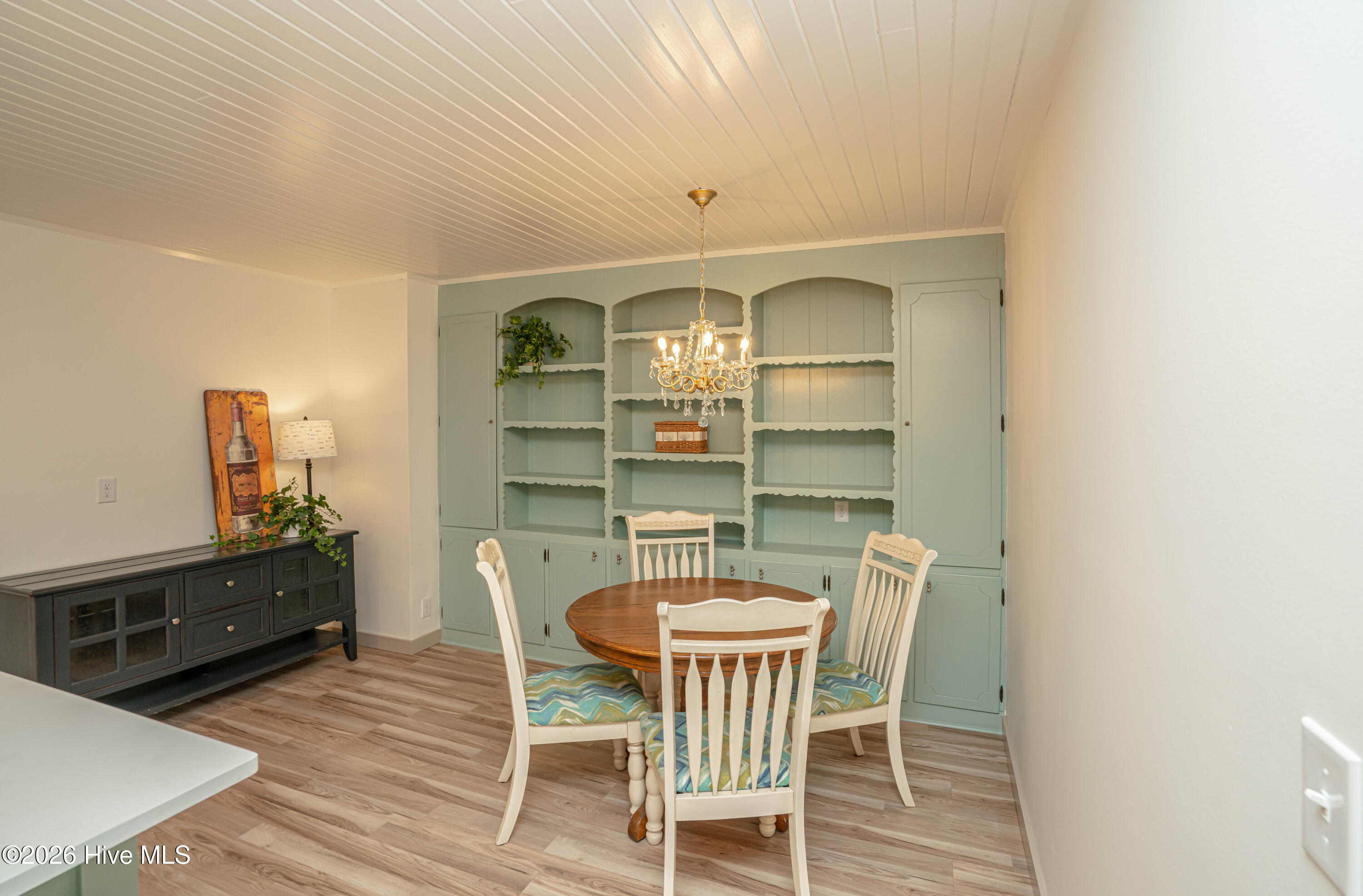 100567372 | Photo 29