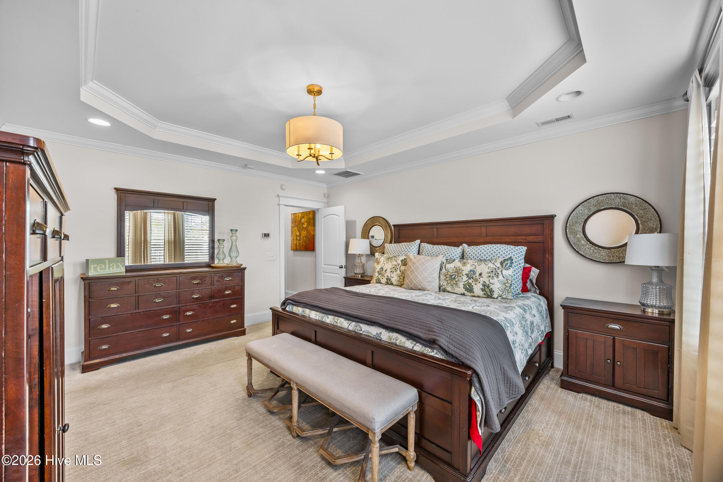 100562182 | Photo 38