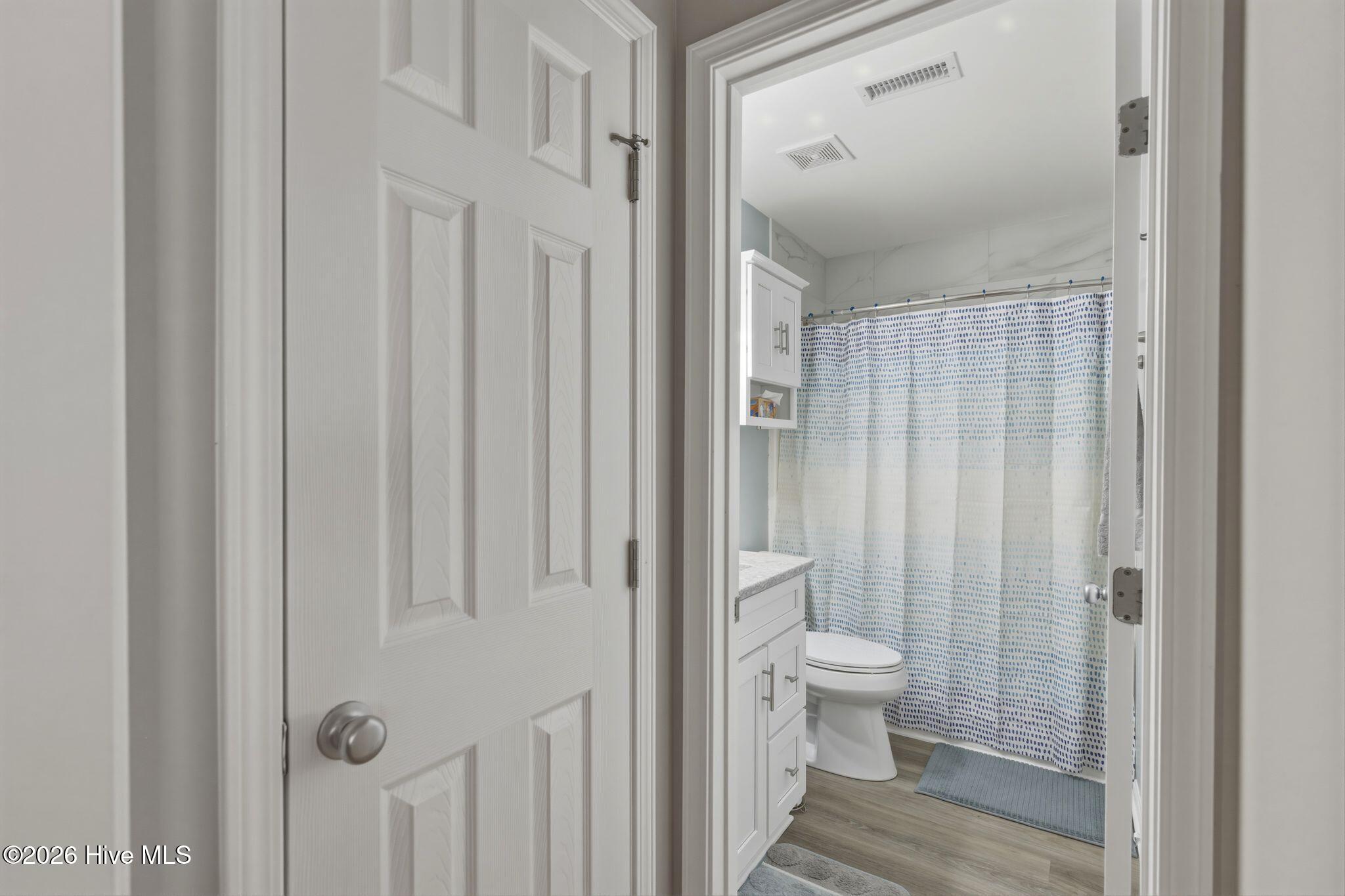 100562686 | Photo 19