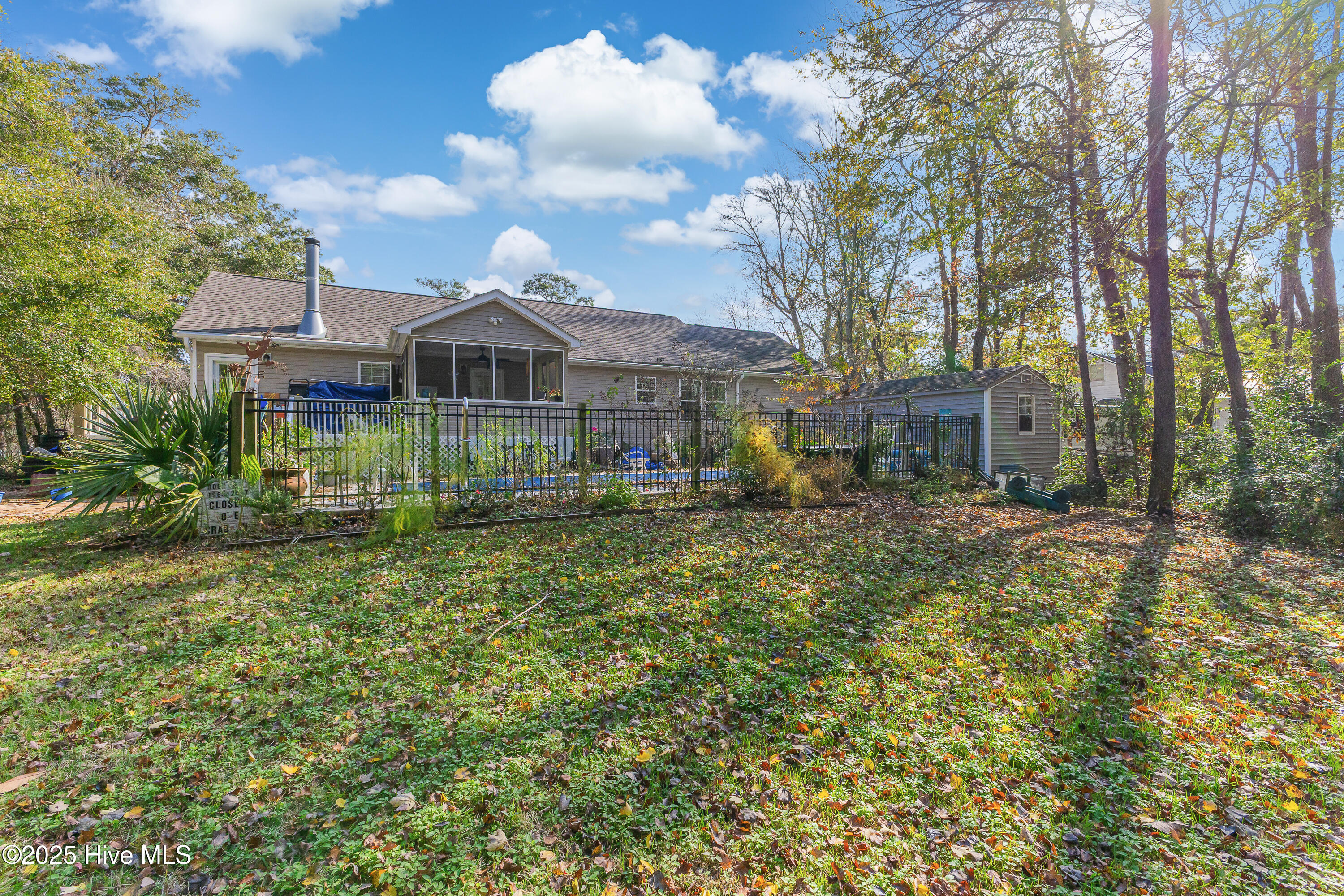 100543271 | Photo 33