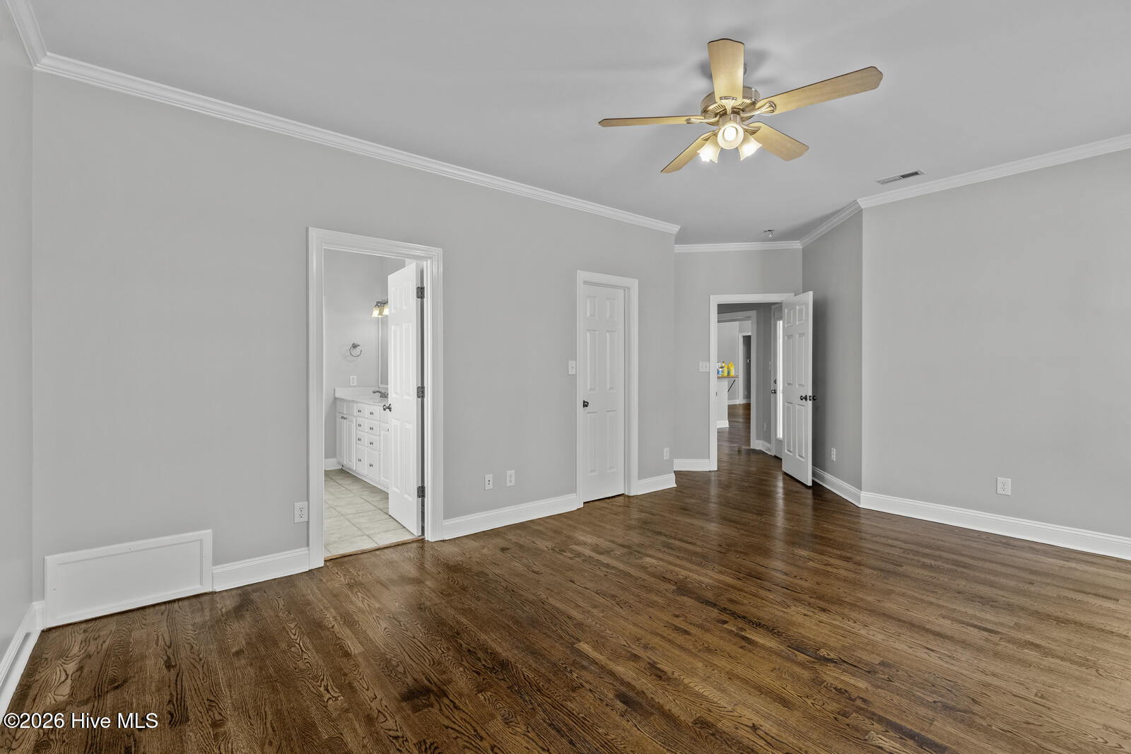 100545911 | Photo 22