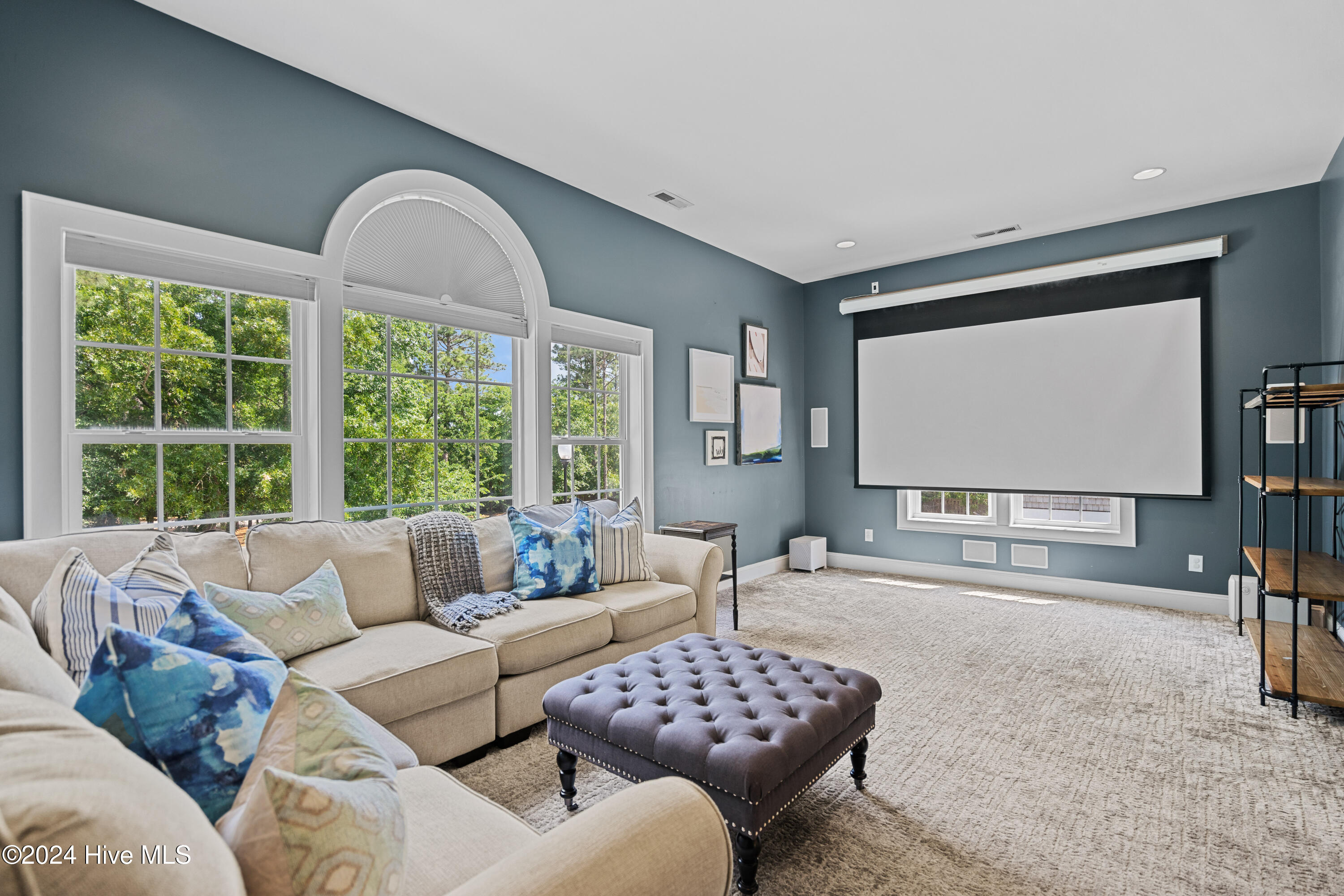 100550699 | Photo 31