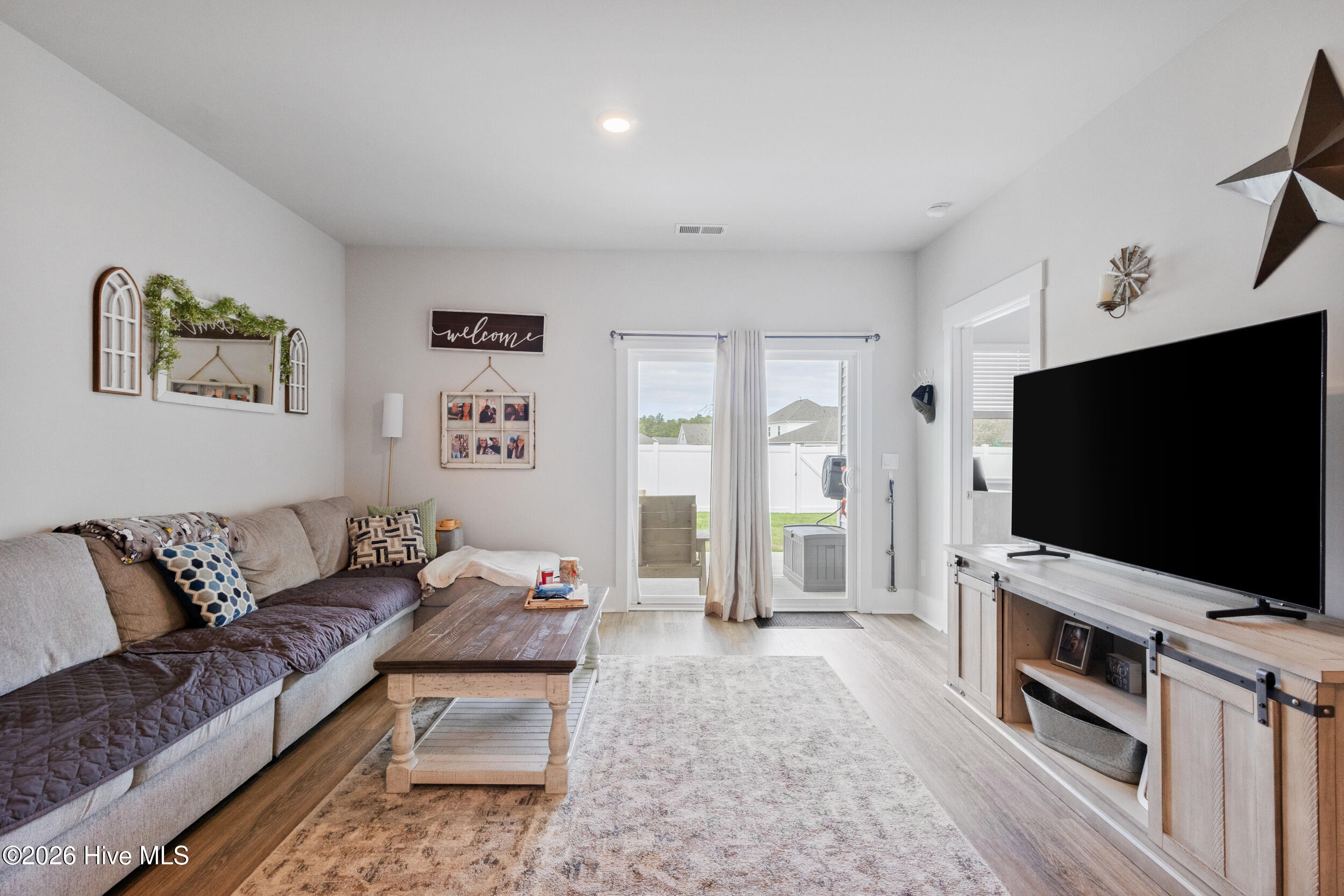 100561359 | Photo 20