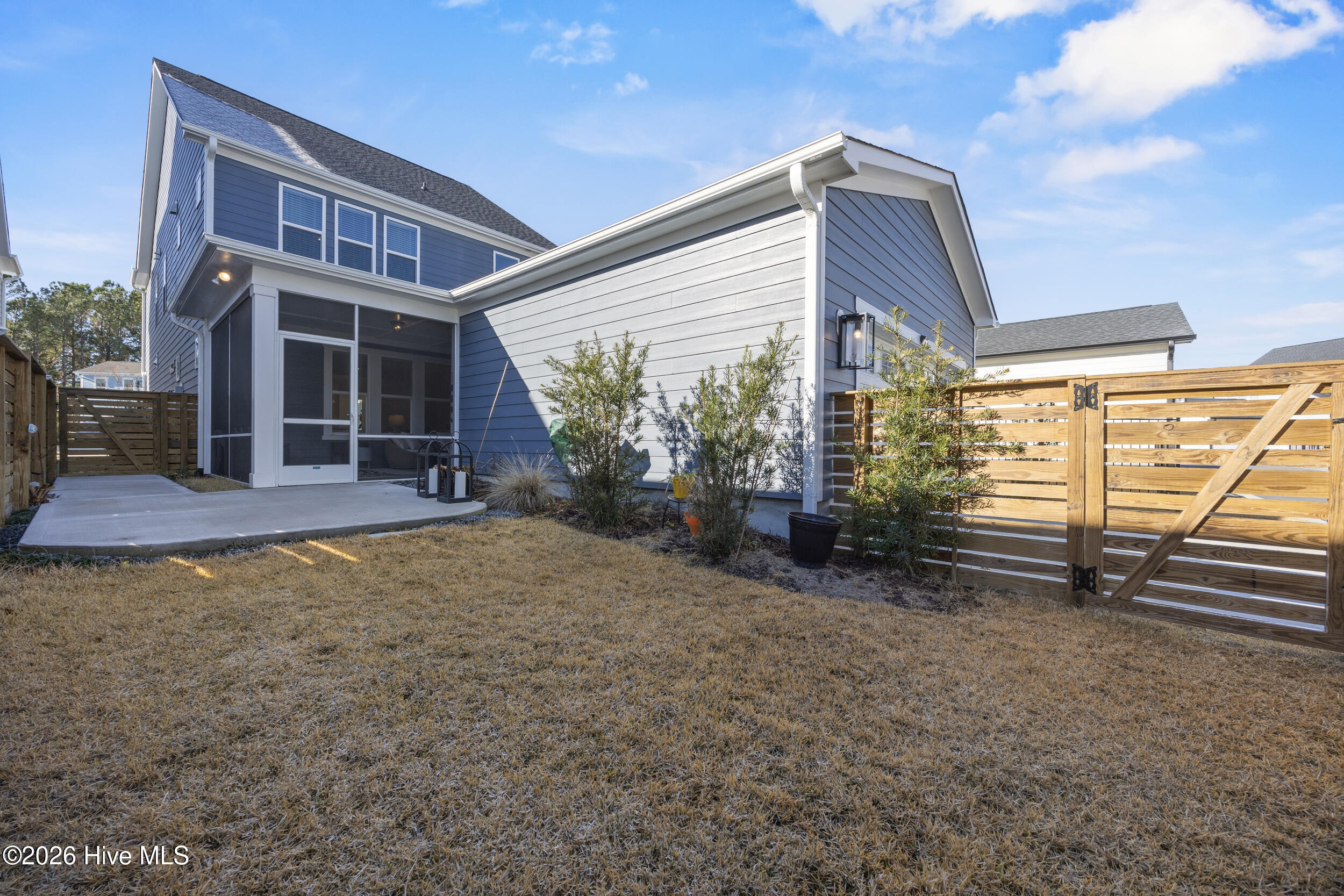 100551783 | Photo 34