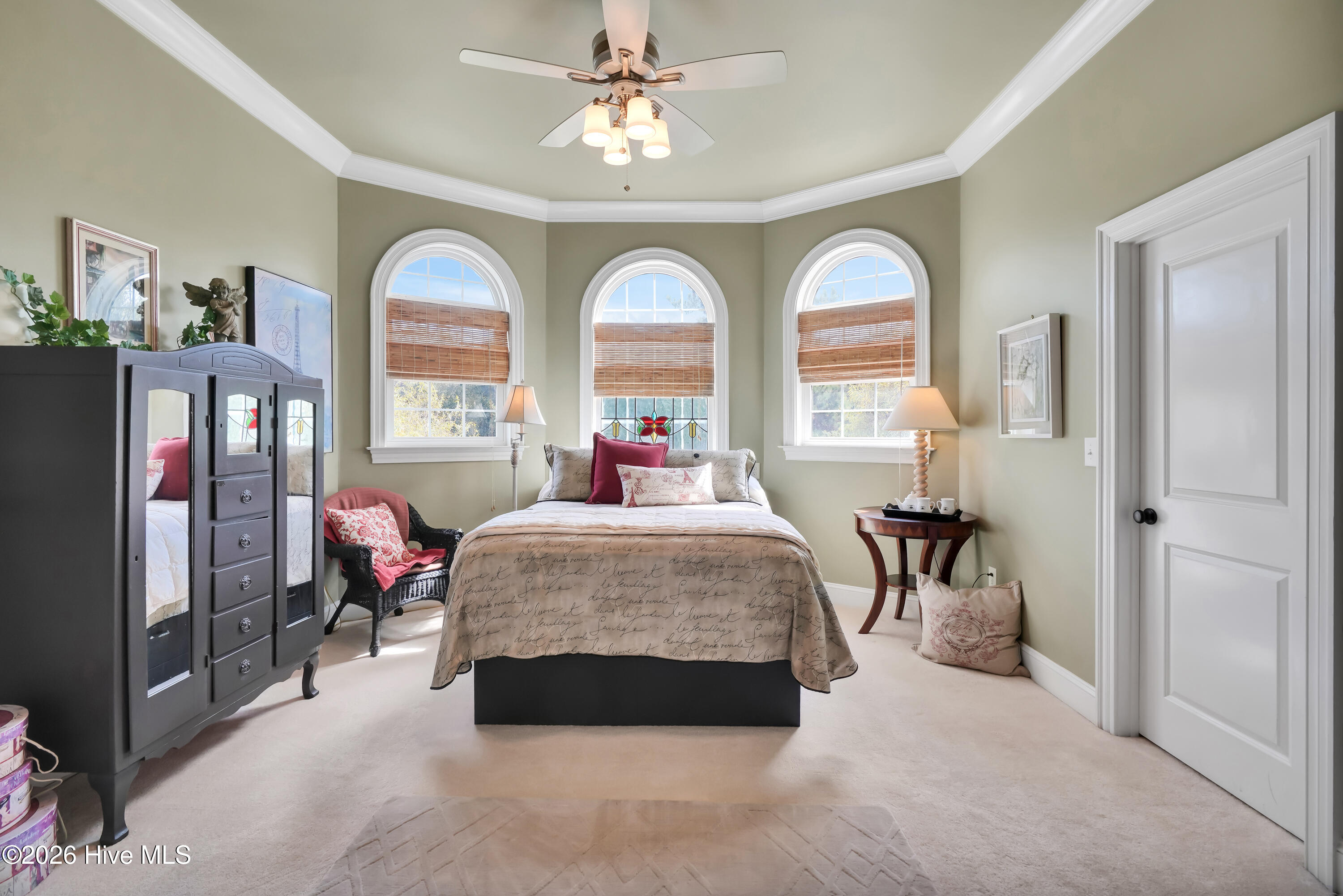 100564861 | Photo 26