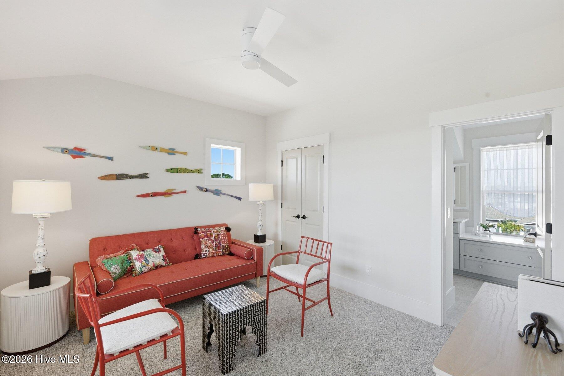 100490520 | Photo 40