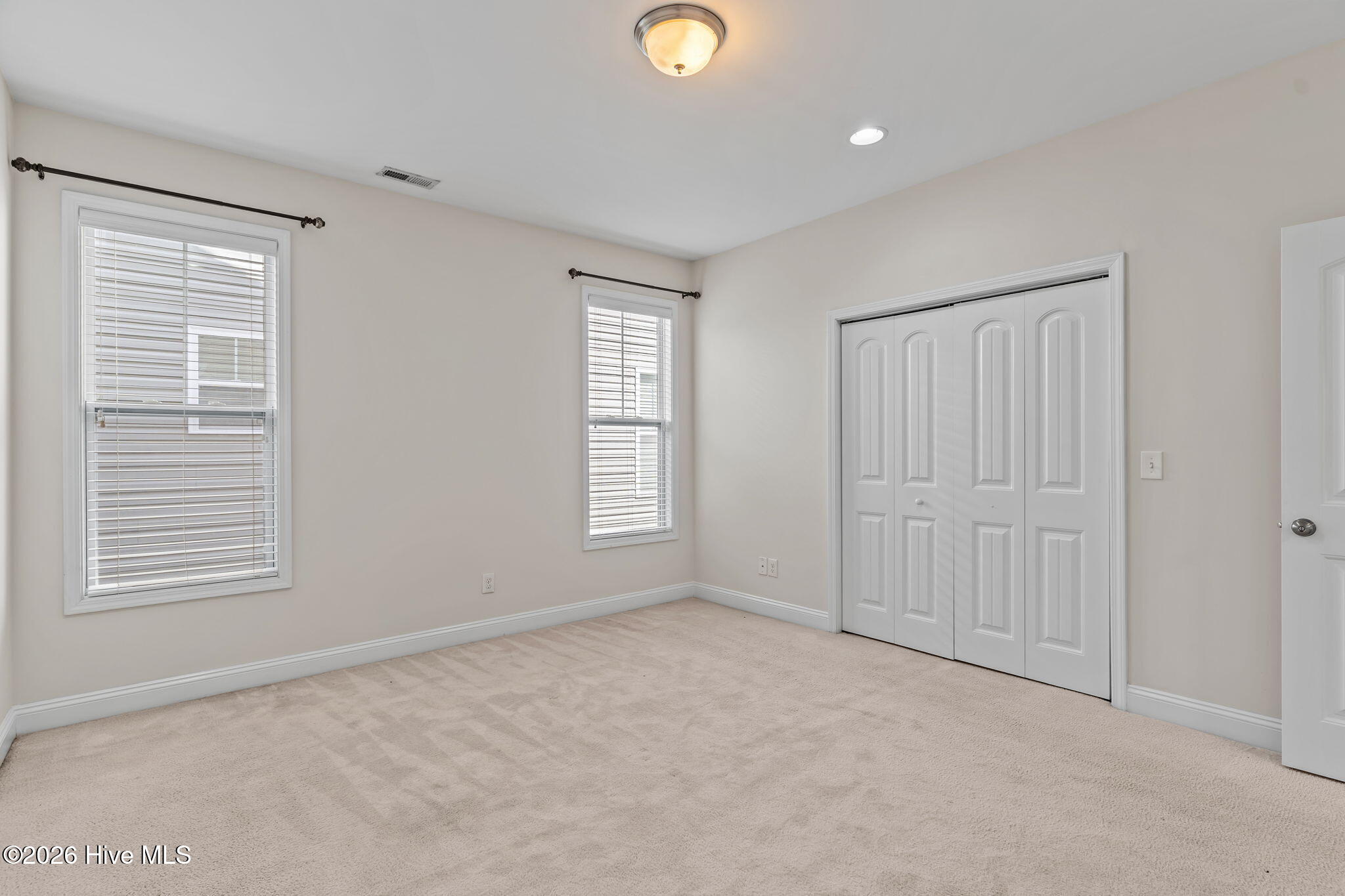 100560294 | Photo 42