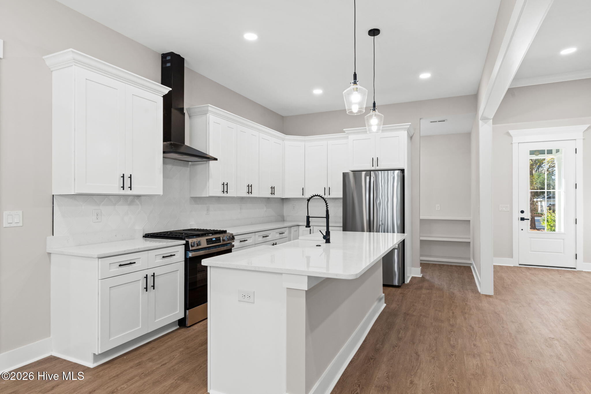 100558112 | Photo 16