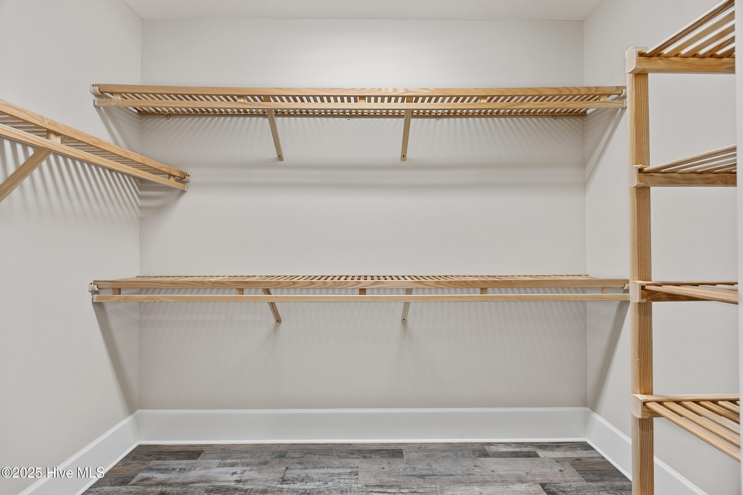 100544586 | Photo 35