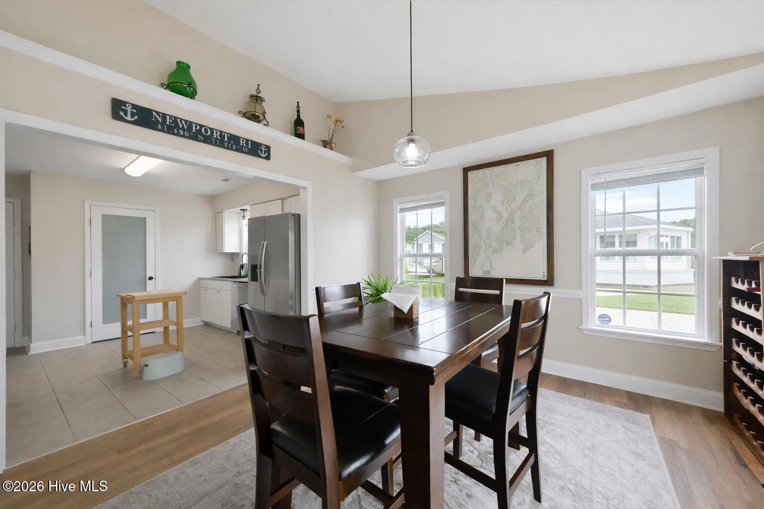 100562387 | Photo 15