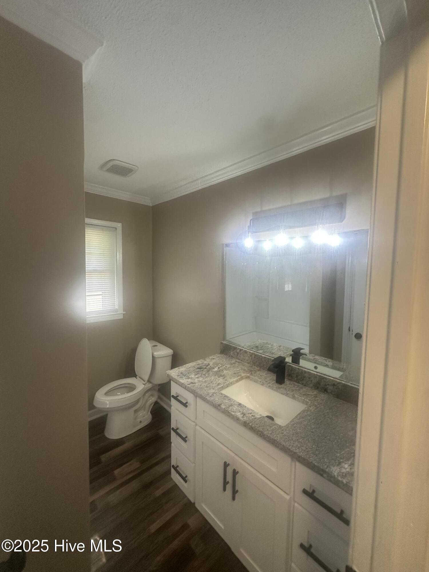 100518082 | Photo 13