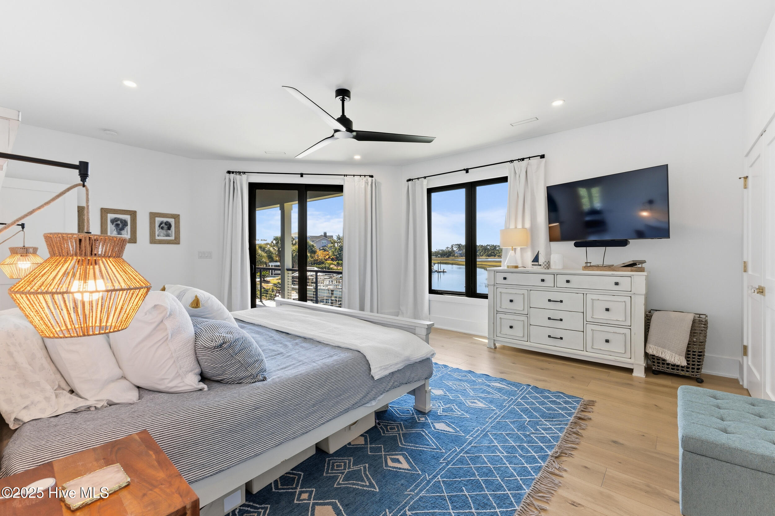 100541015 | Photo 50