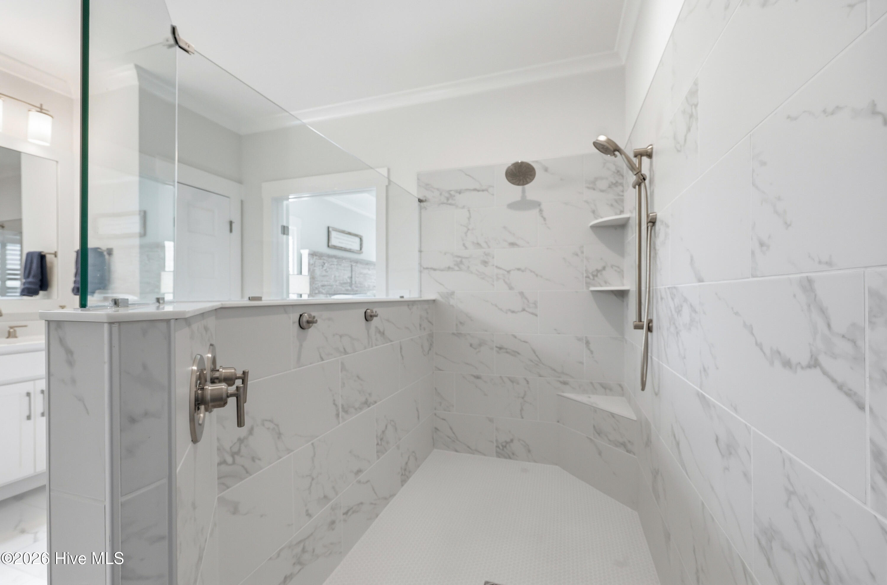 100564440 | Photo 18