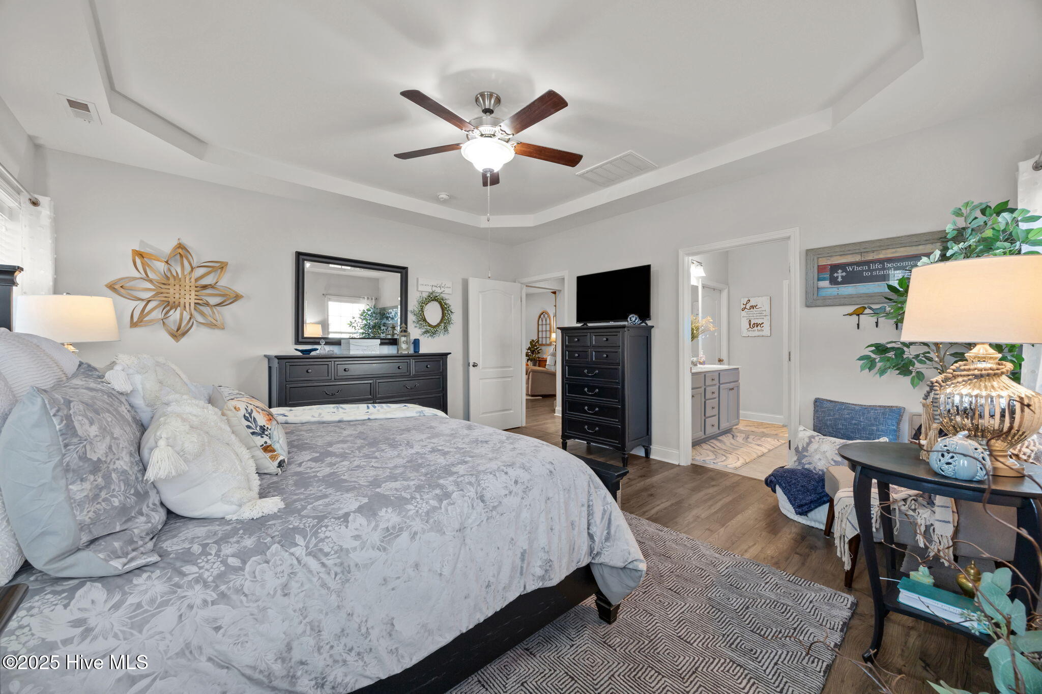 100544271 | Photo 41