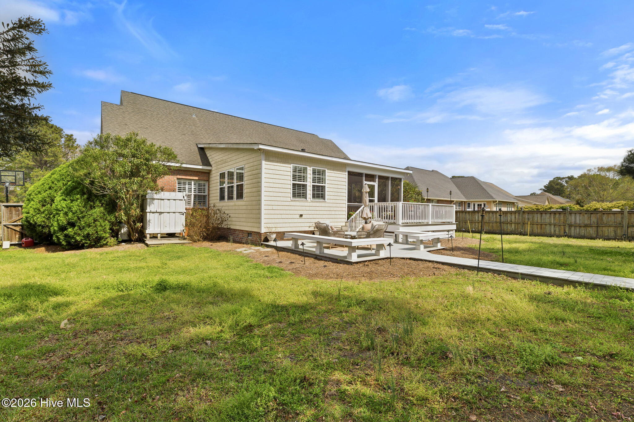 100561515 | Photo 111