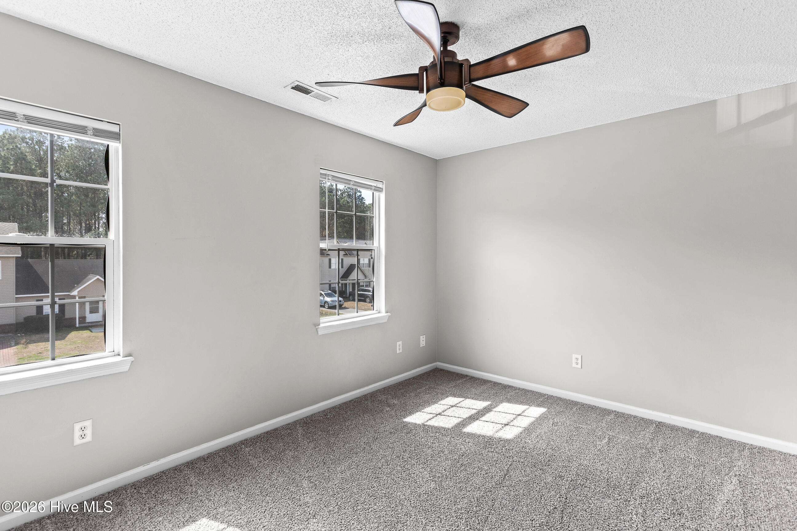 100558905 | Photo 13