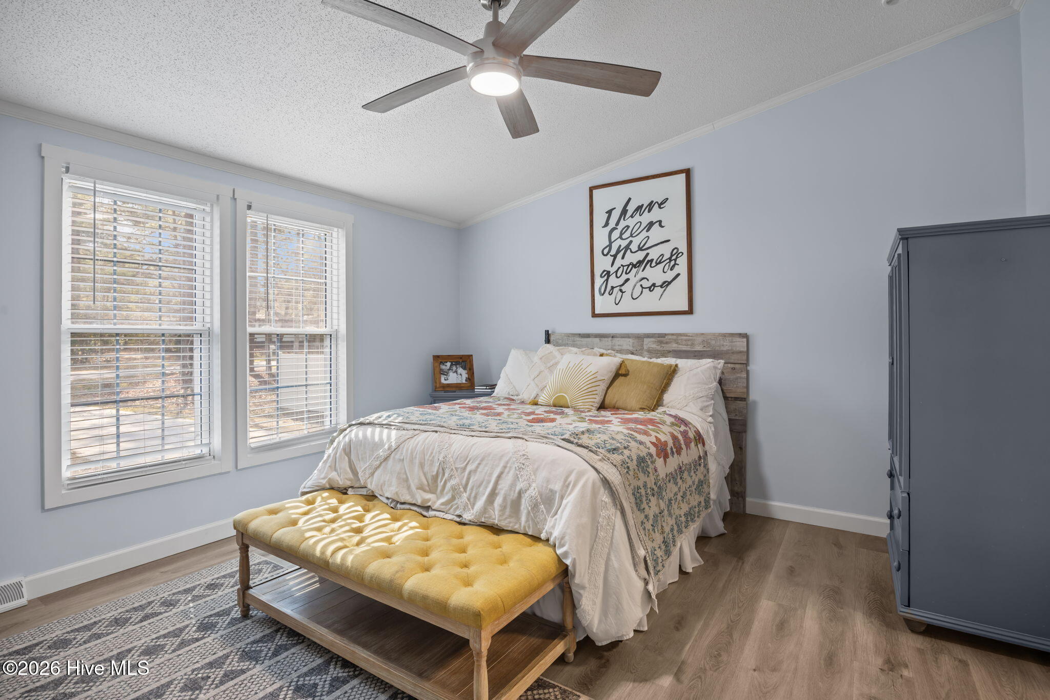 100560111 | Photo 22