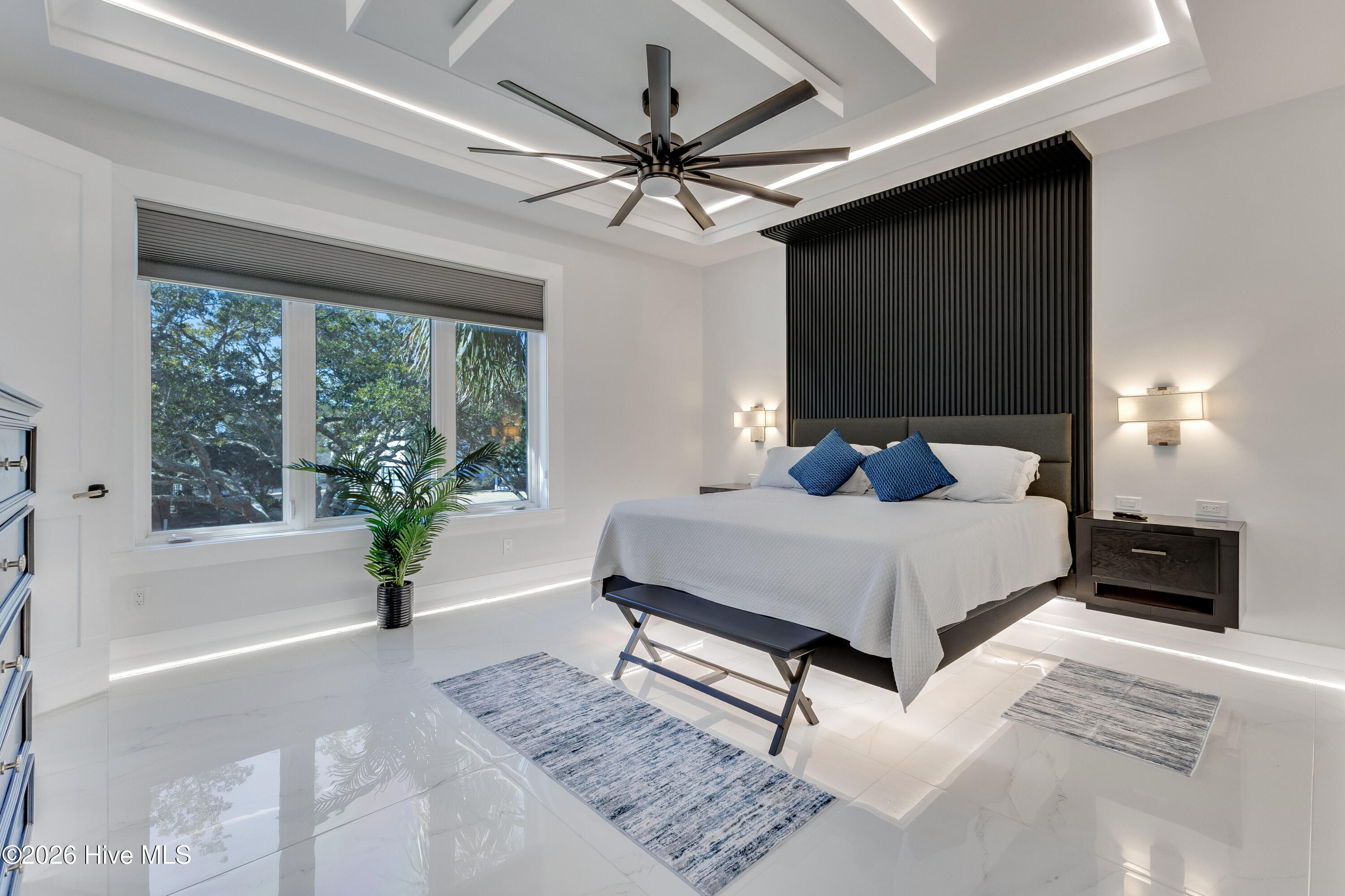 100559856 | Photo 42