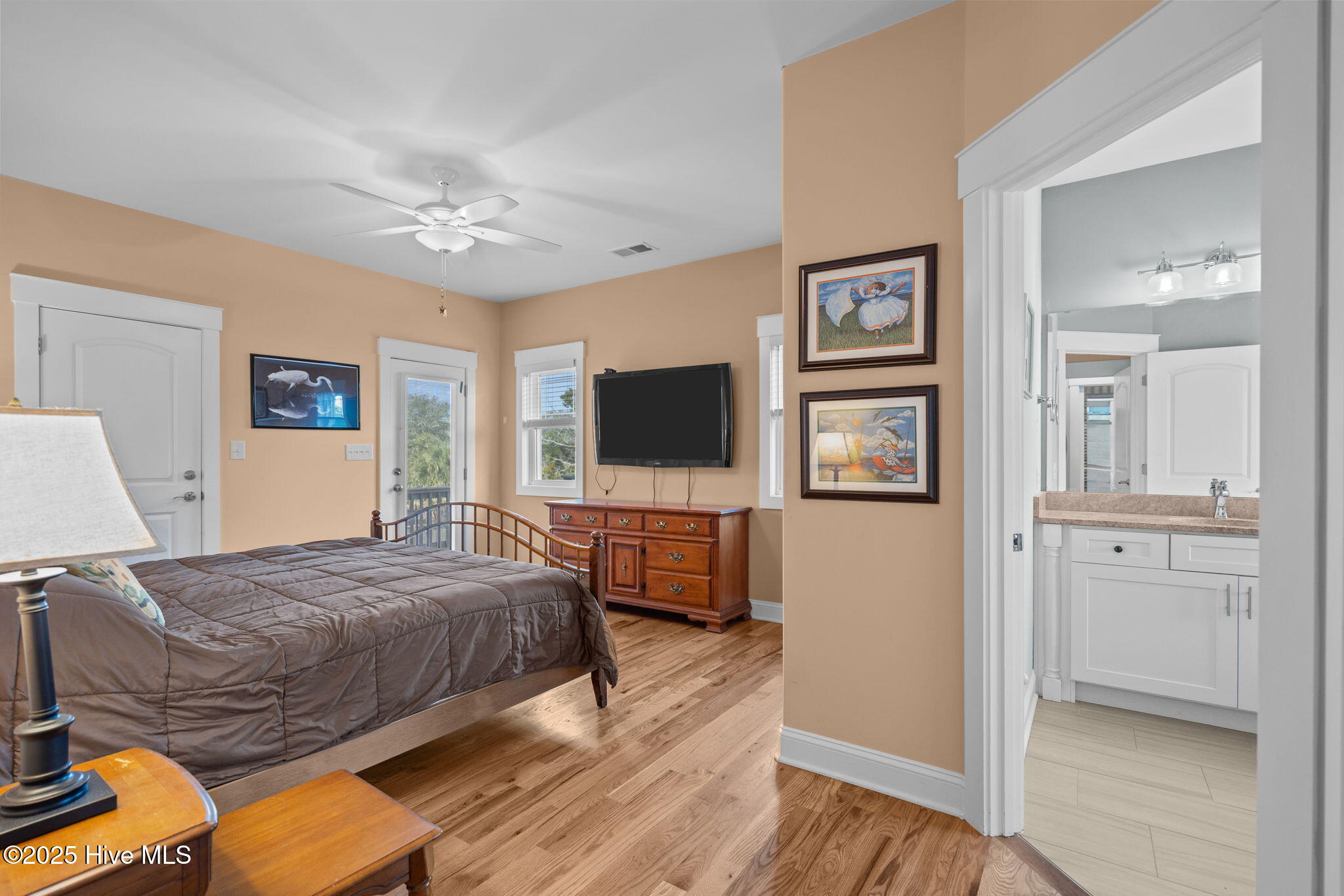 100541907 | Photo 14