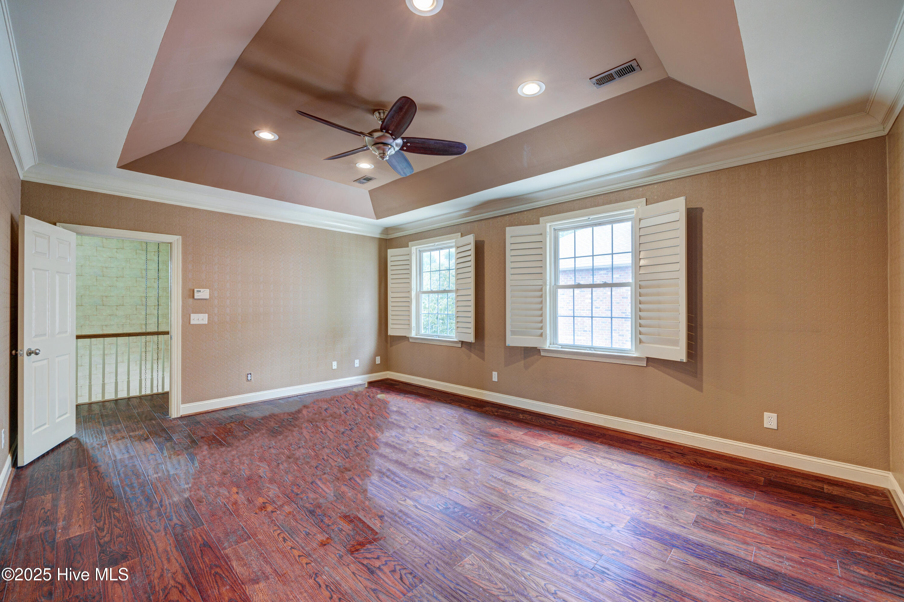 100524082 | Photo 21